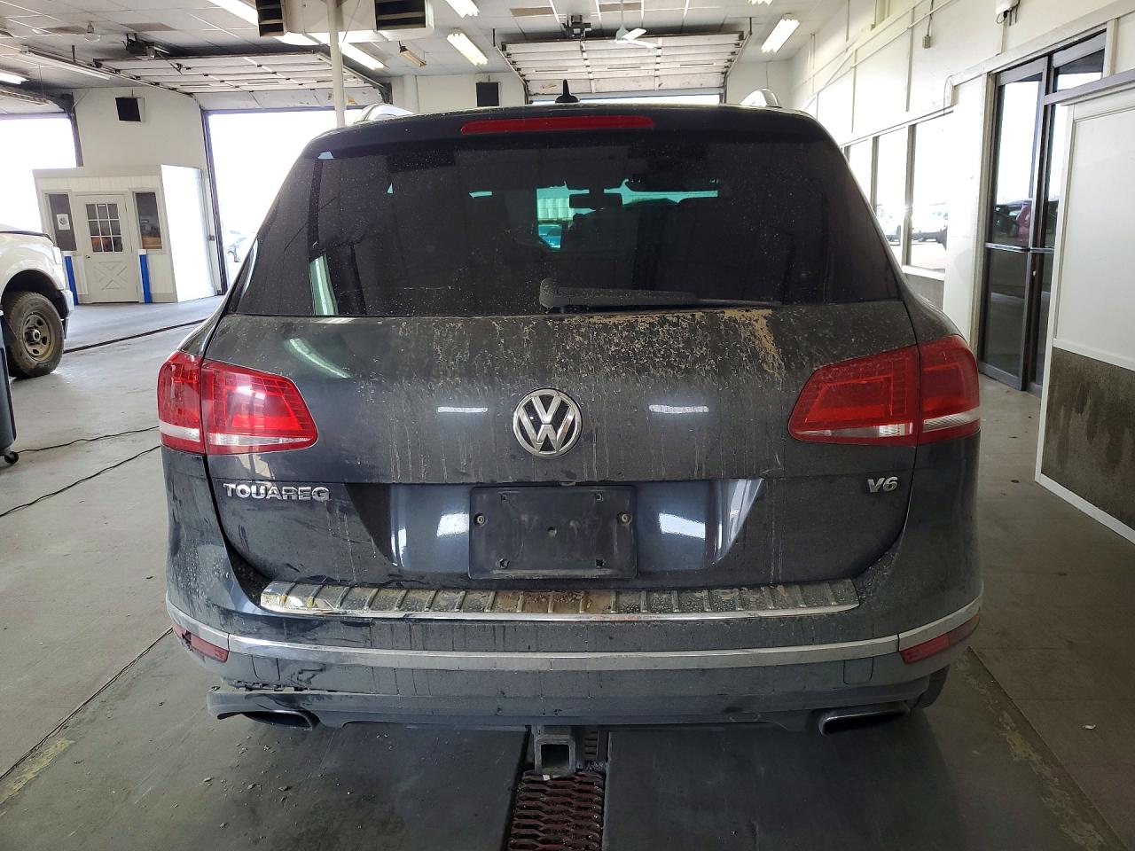 2015 Volkswagen Touareg V6 Gray vin: WVGEF9BP3FD005483