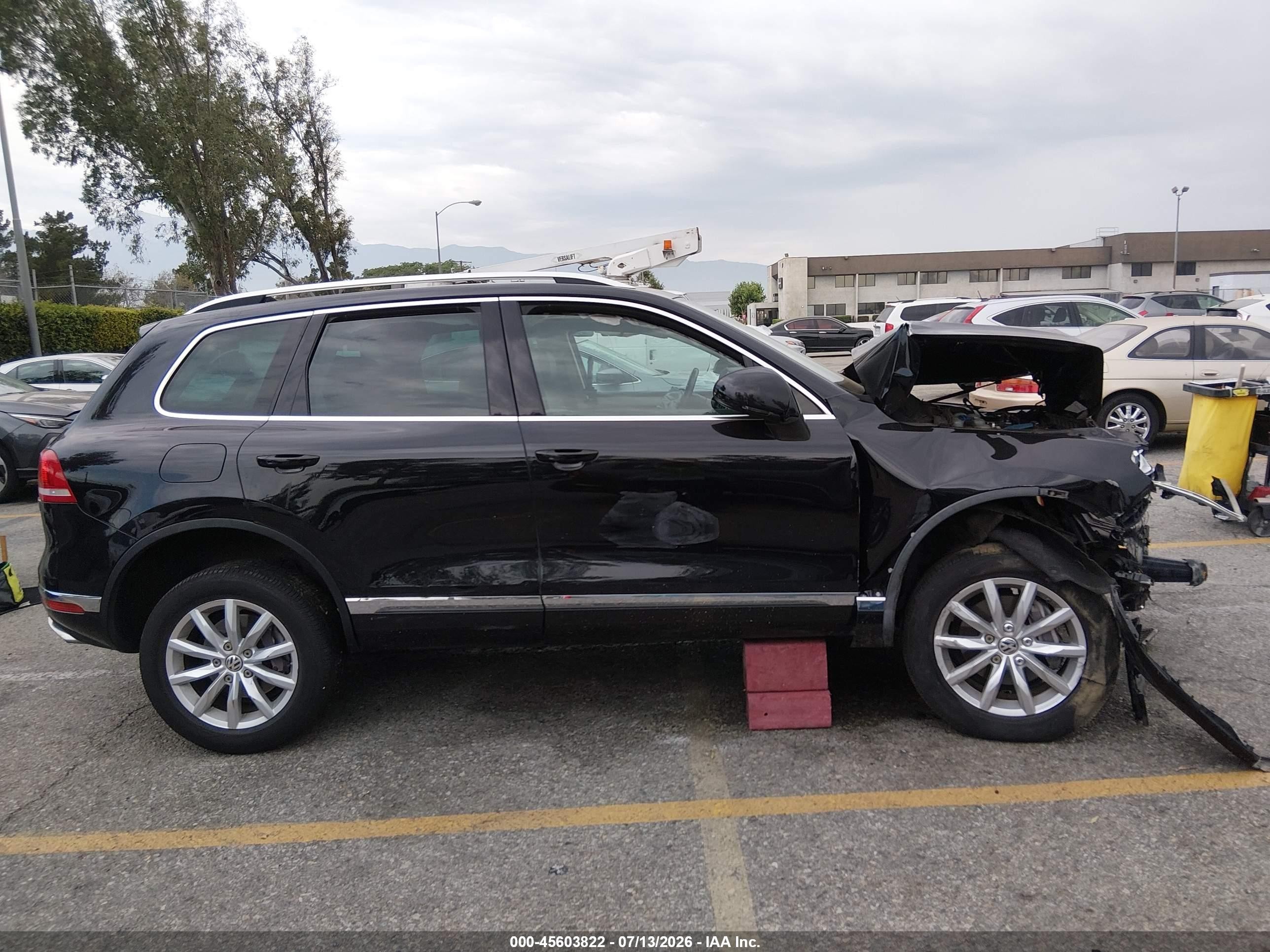 2015 Volkswagen Touareg V6 Sport Black vin: WVGEF9BP3FD007296