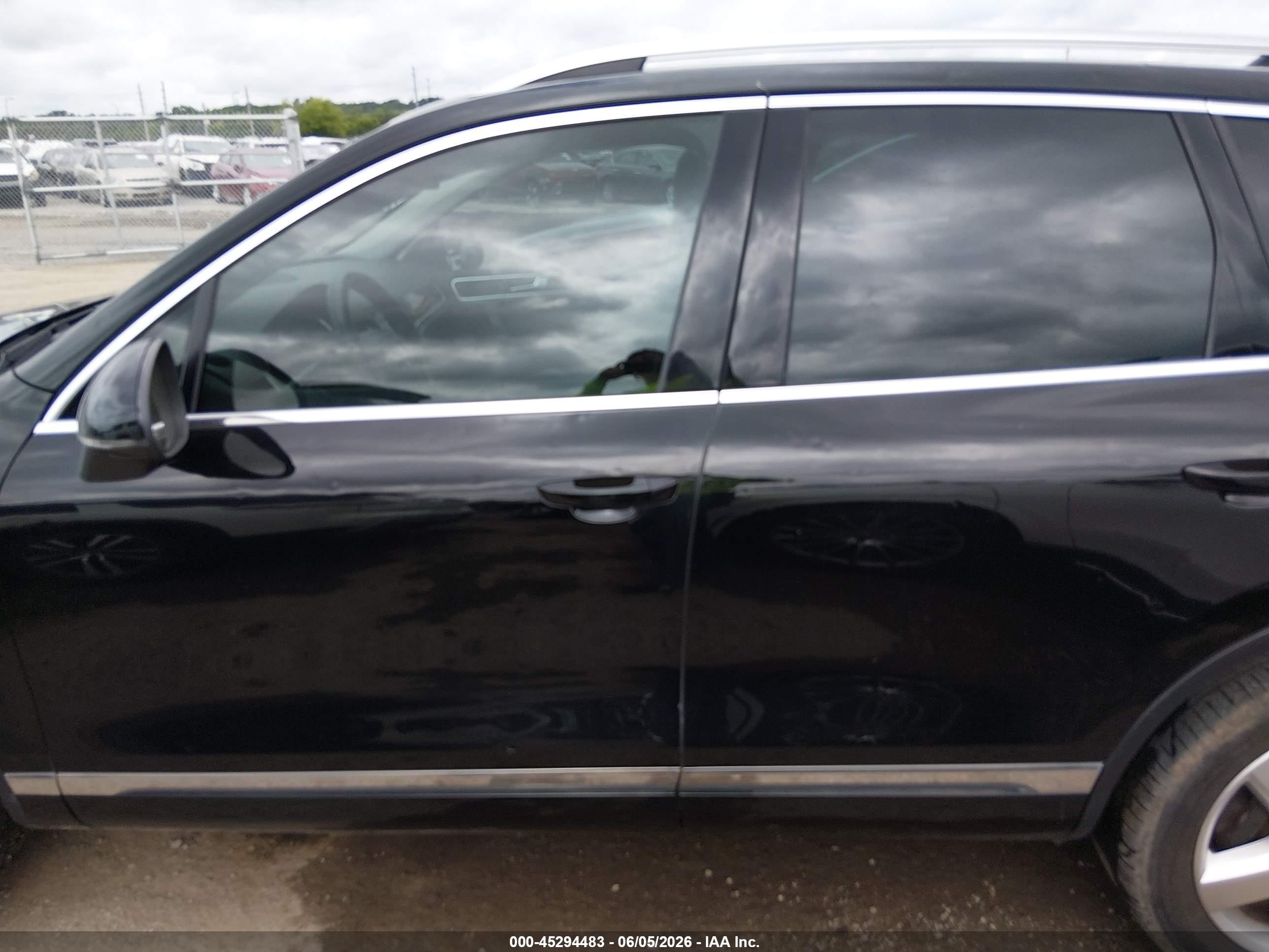 2012 Volkswagen Touareg Vr6 Lux Black vin: WVGEF9BP4CD006301