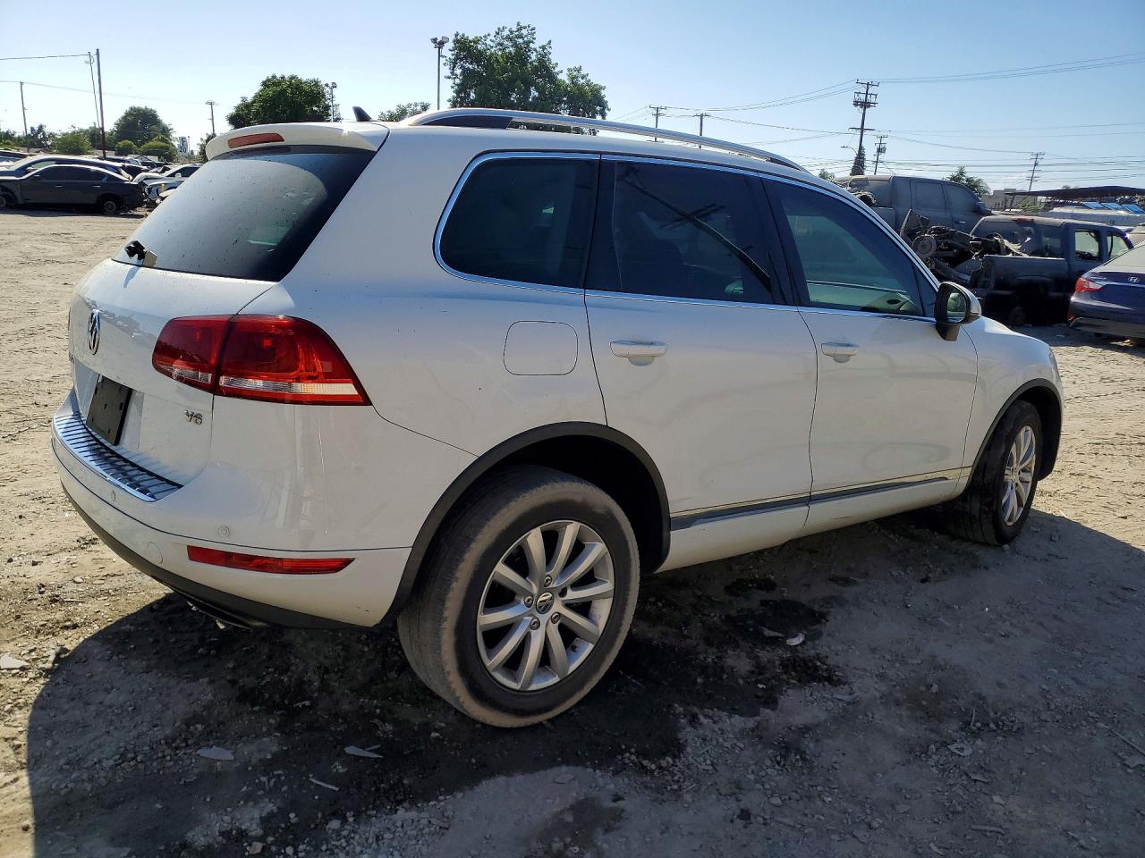 2012 Volkswagen Touareg V6 White vin: WVGEF9BP4CD007755