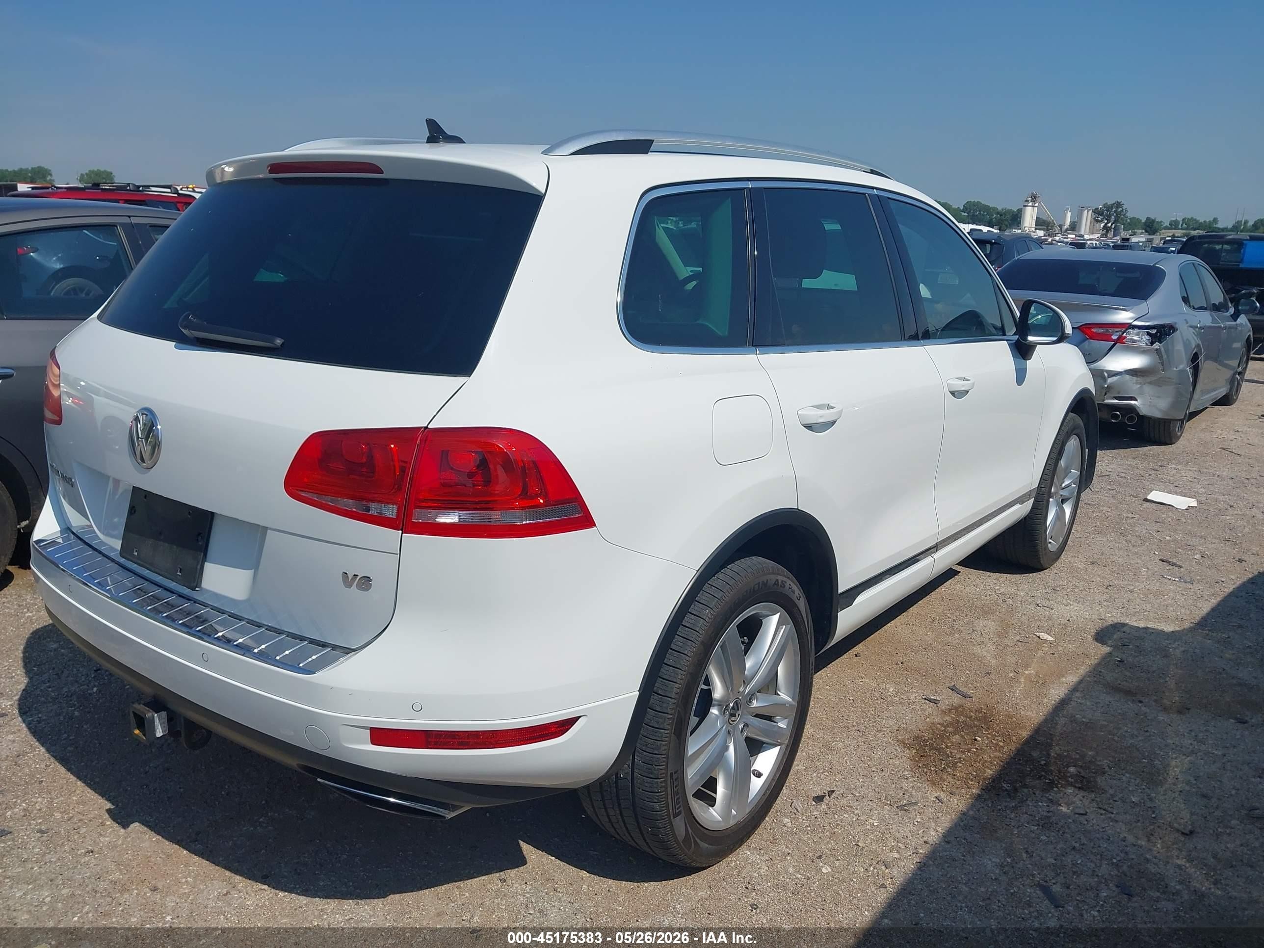 2013 Volkswagen Touareg Vr6 Executive White vin: WVGEF9BP4DD000841