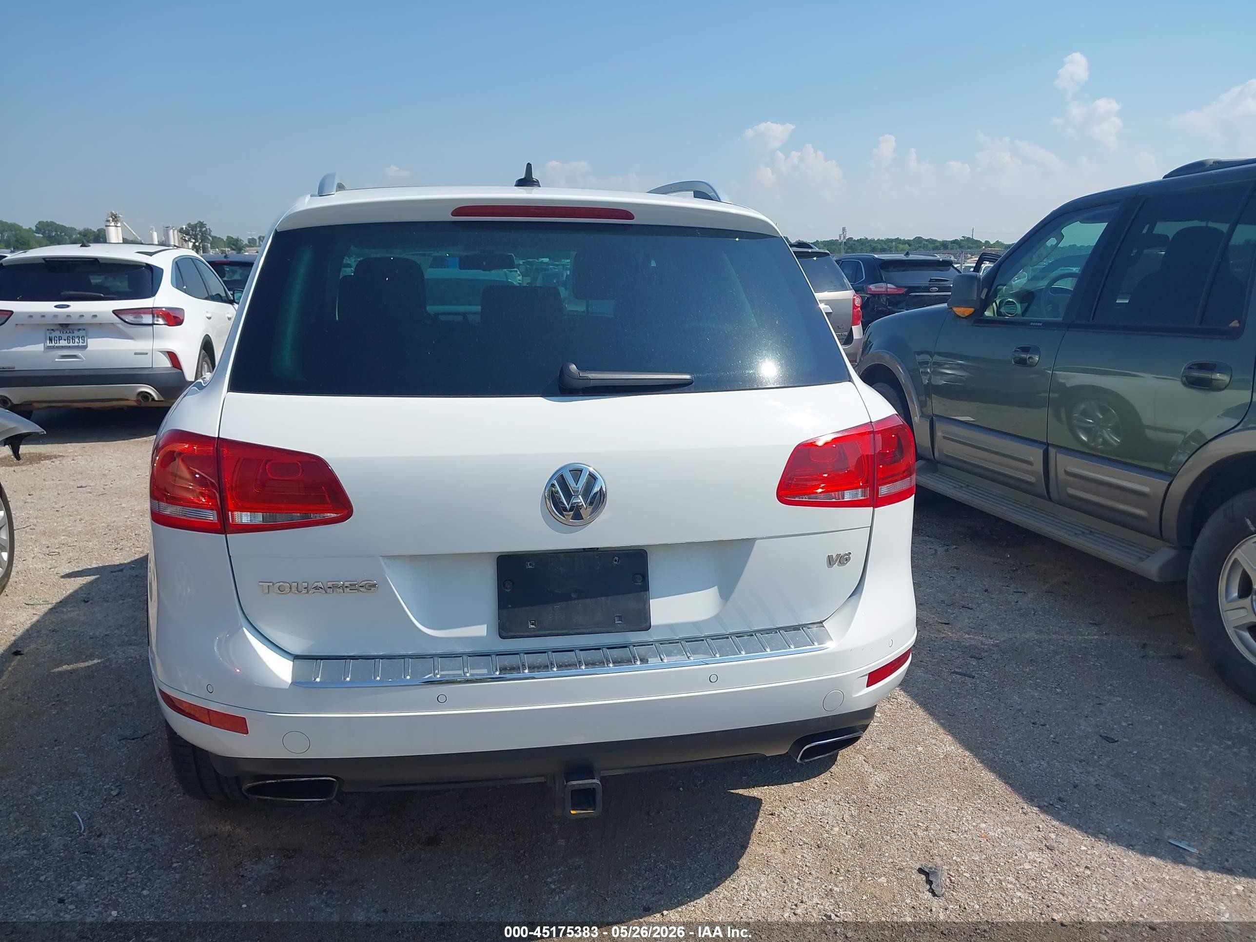 2013 Volkswagen Touareg Vr6 Executive White vin: WVGEF9BP4DD000841