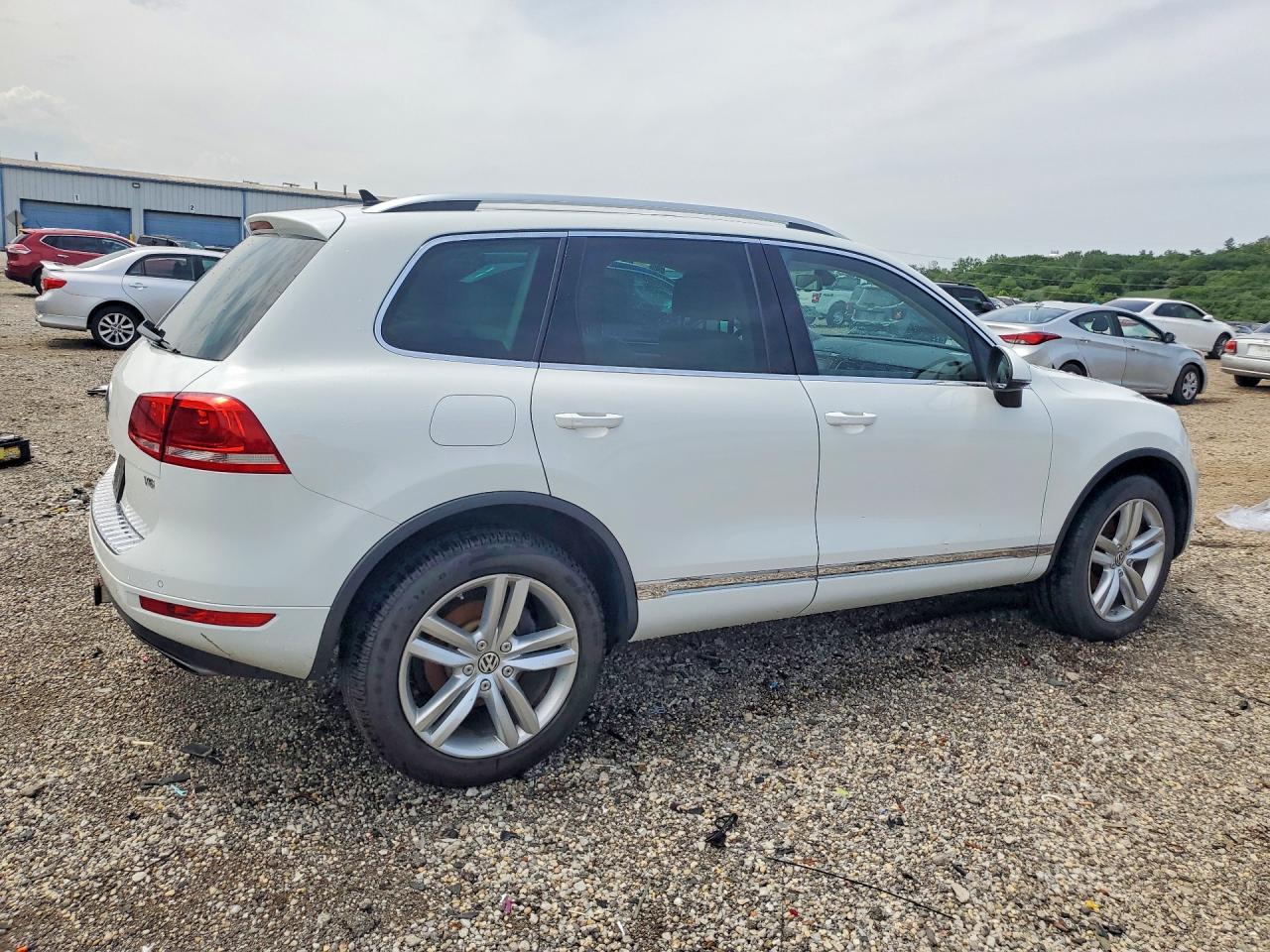 2013 Volkswagen Touareg V6 White vin: WVGEF9BP4DD002167