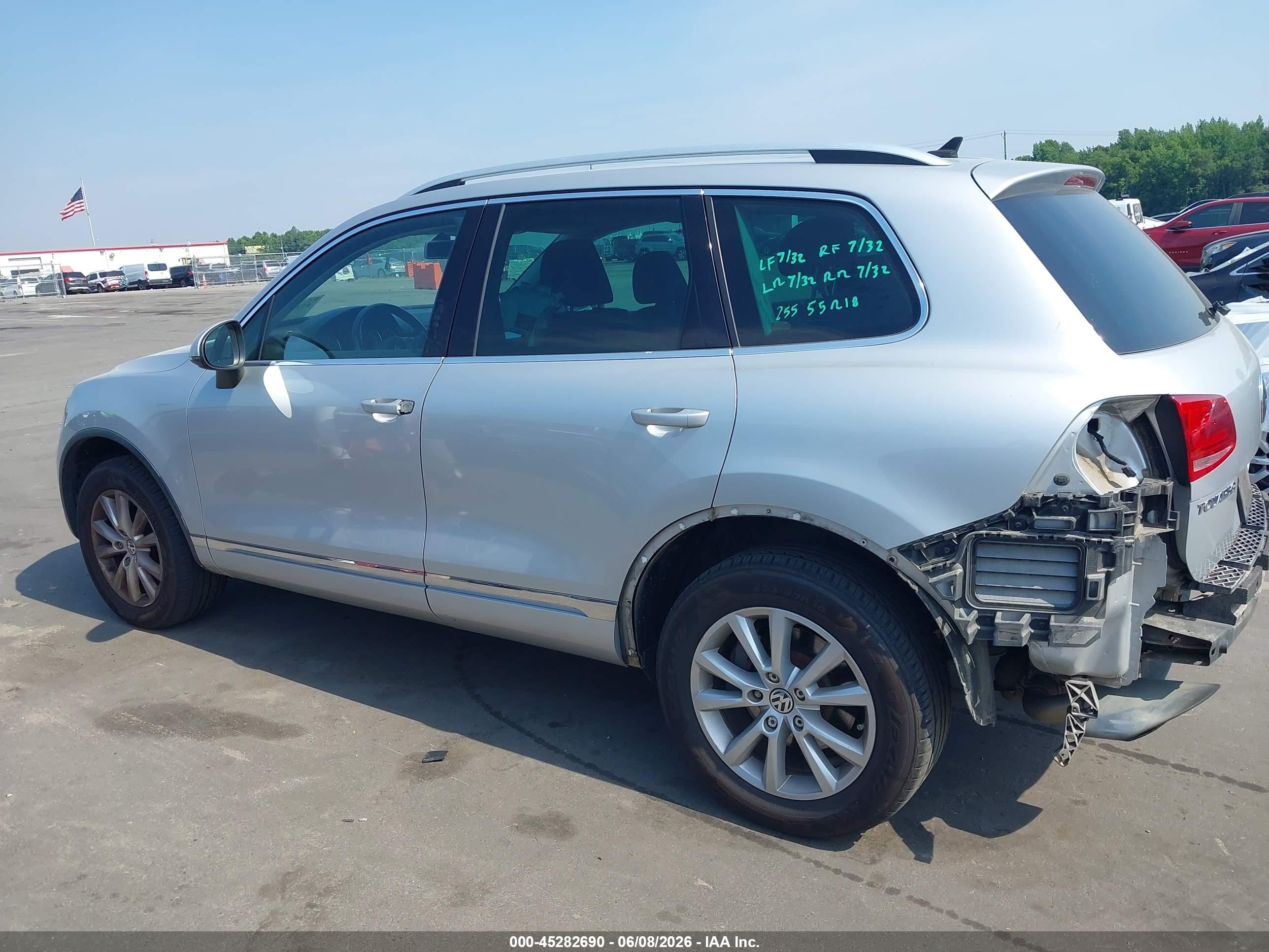 2013 Volkswagen Touareg Vr6 Sport Серебряный vin: WVGEF9BP4DD009524