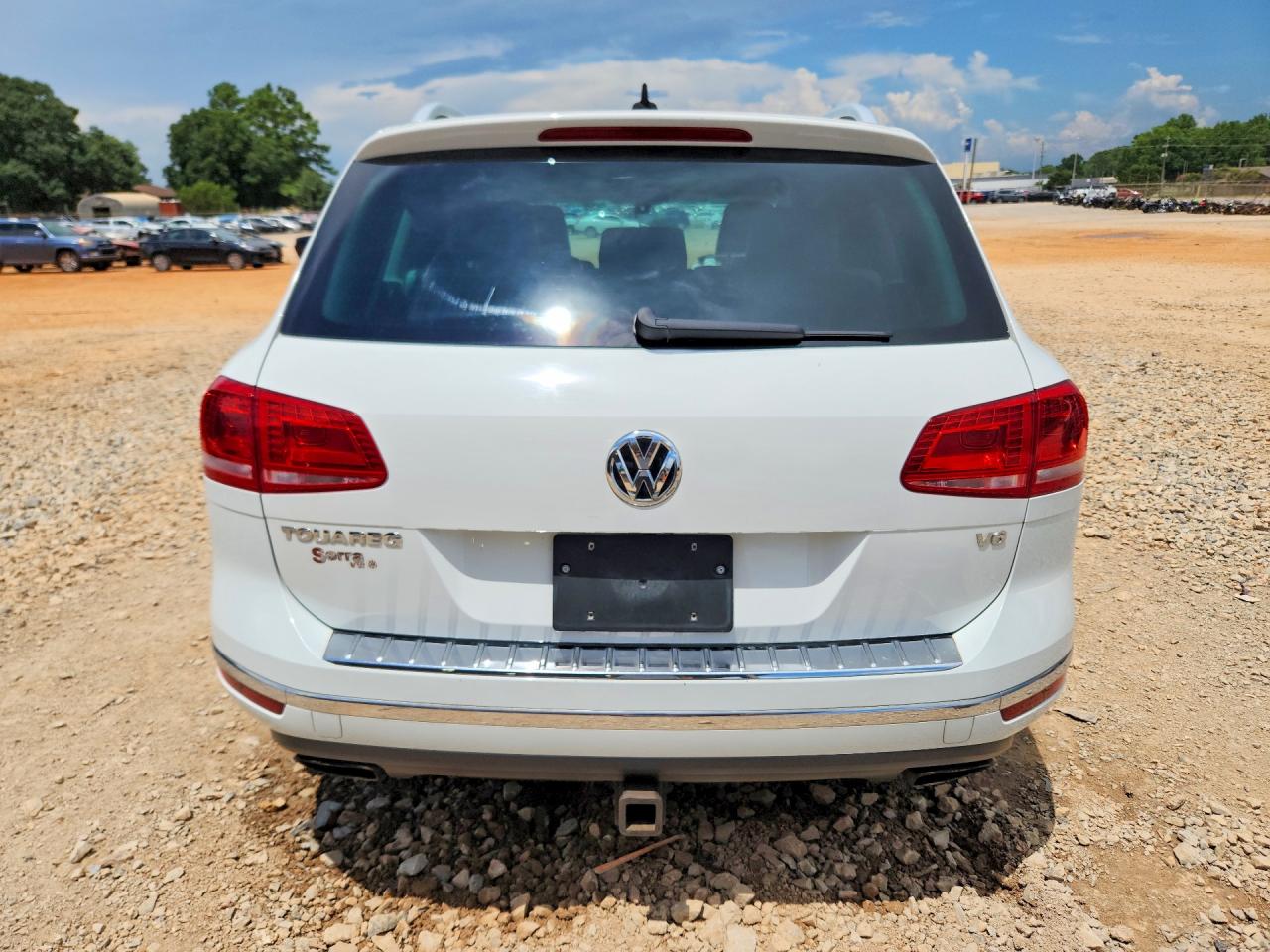 2015 Volkswagen Touareg V6 White vin: WVGEF9BP4FD002785