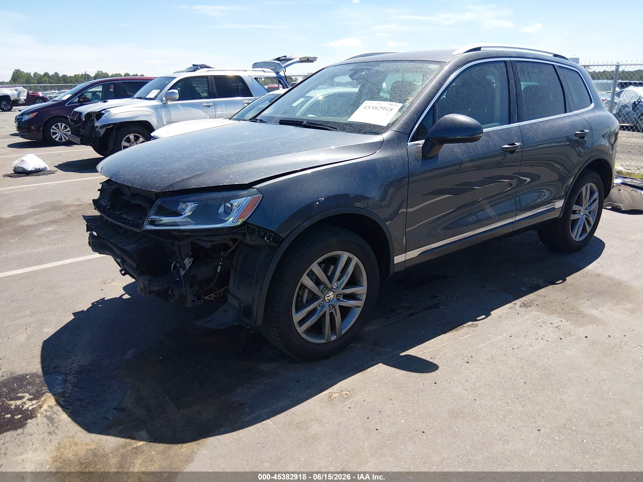 2015 Volkswagen Touareg V6 Lux Gray vin: WVGEF9BP4FD005105