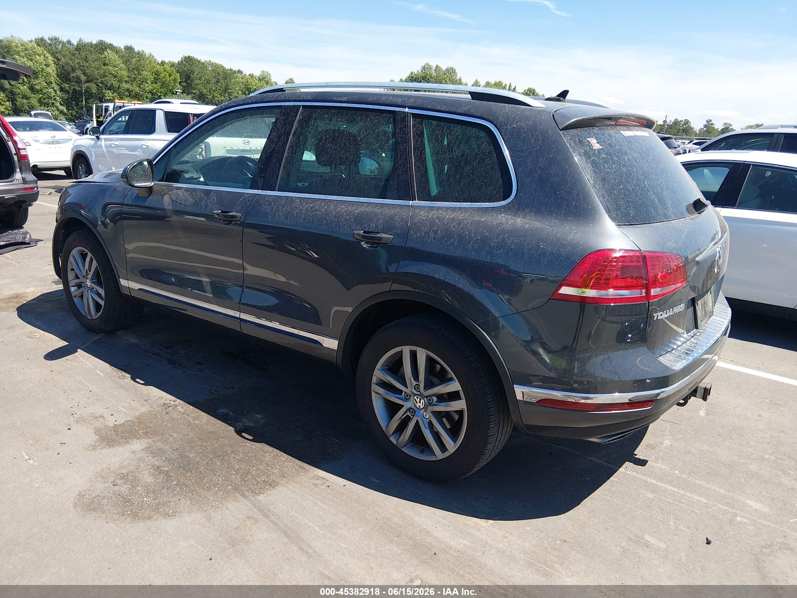 2015 Volkswagen Touareg V6 Lux Gray vin: WVGEF9BP4FD005105
