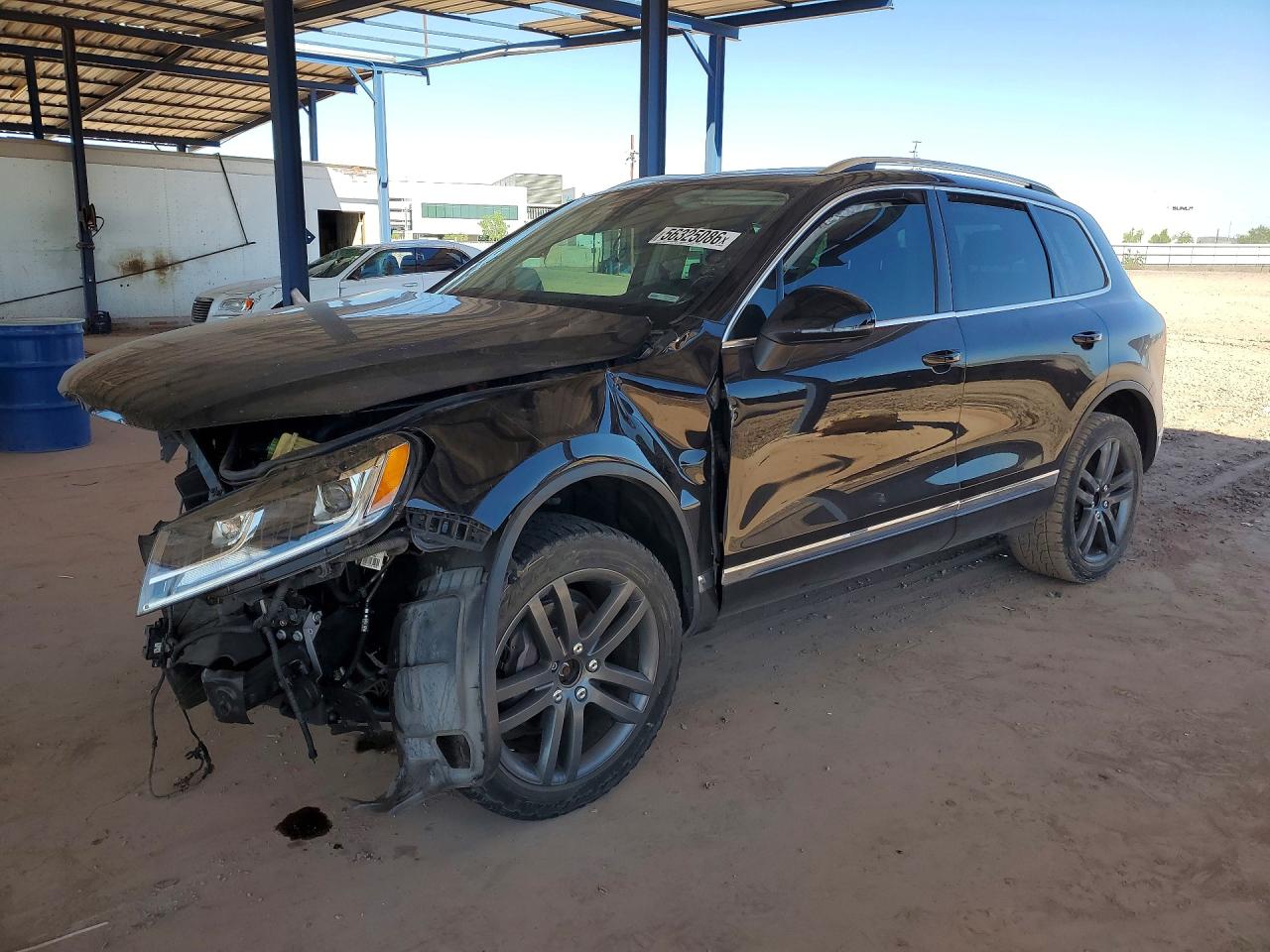 2016 Volkswagen Touareg Sport Black vin: WVGEF9BP4GD009916