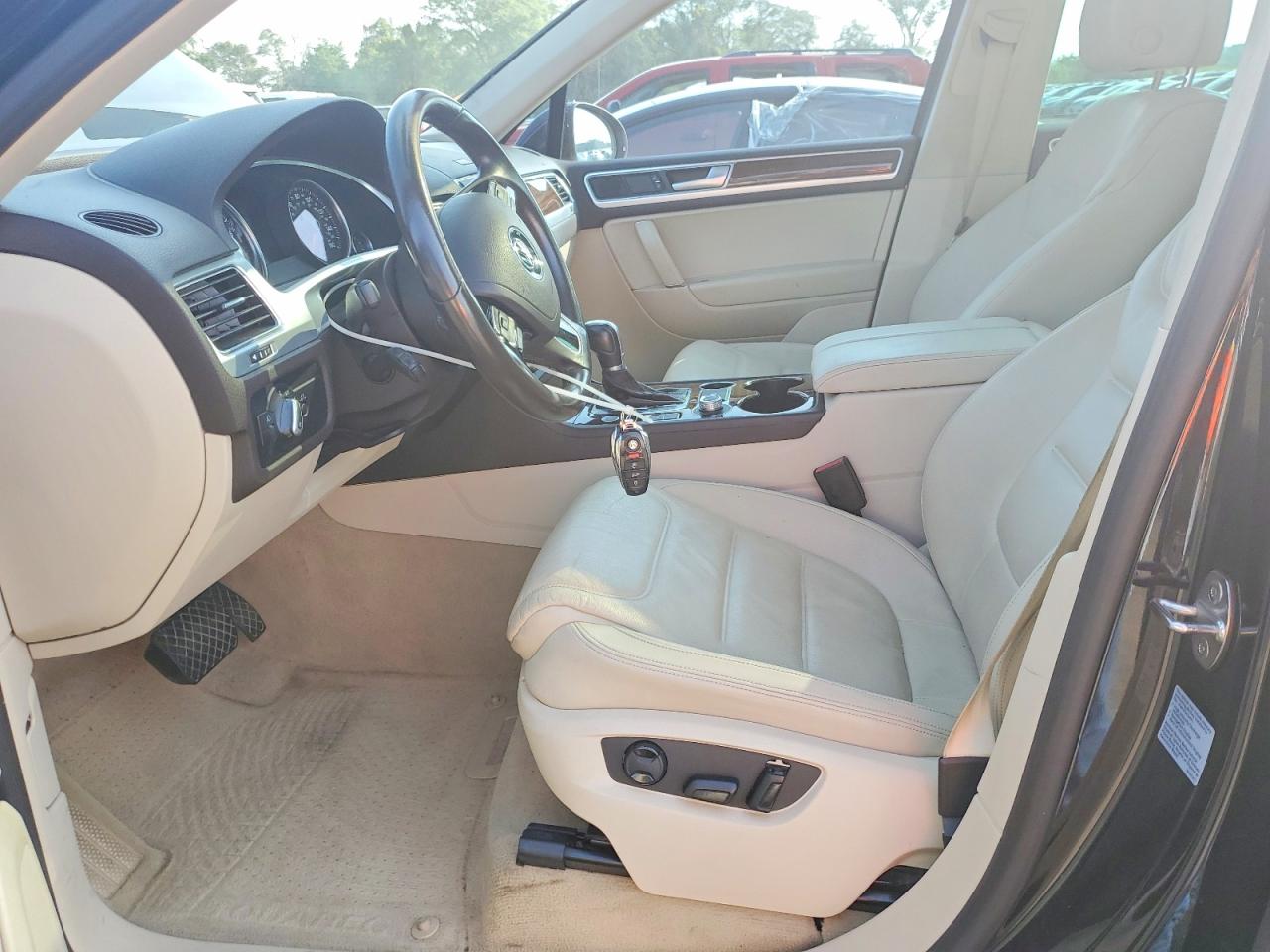 2015 Volkswagen Touareg V6 Black vin: WVGEF9BP5FD004416