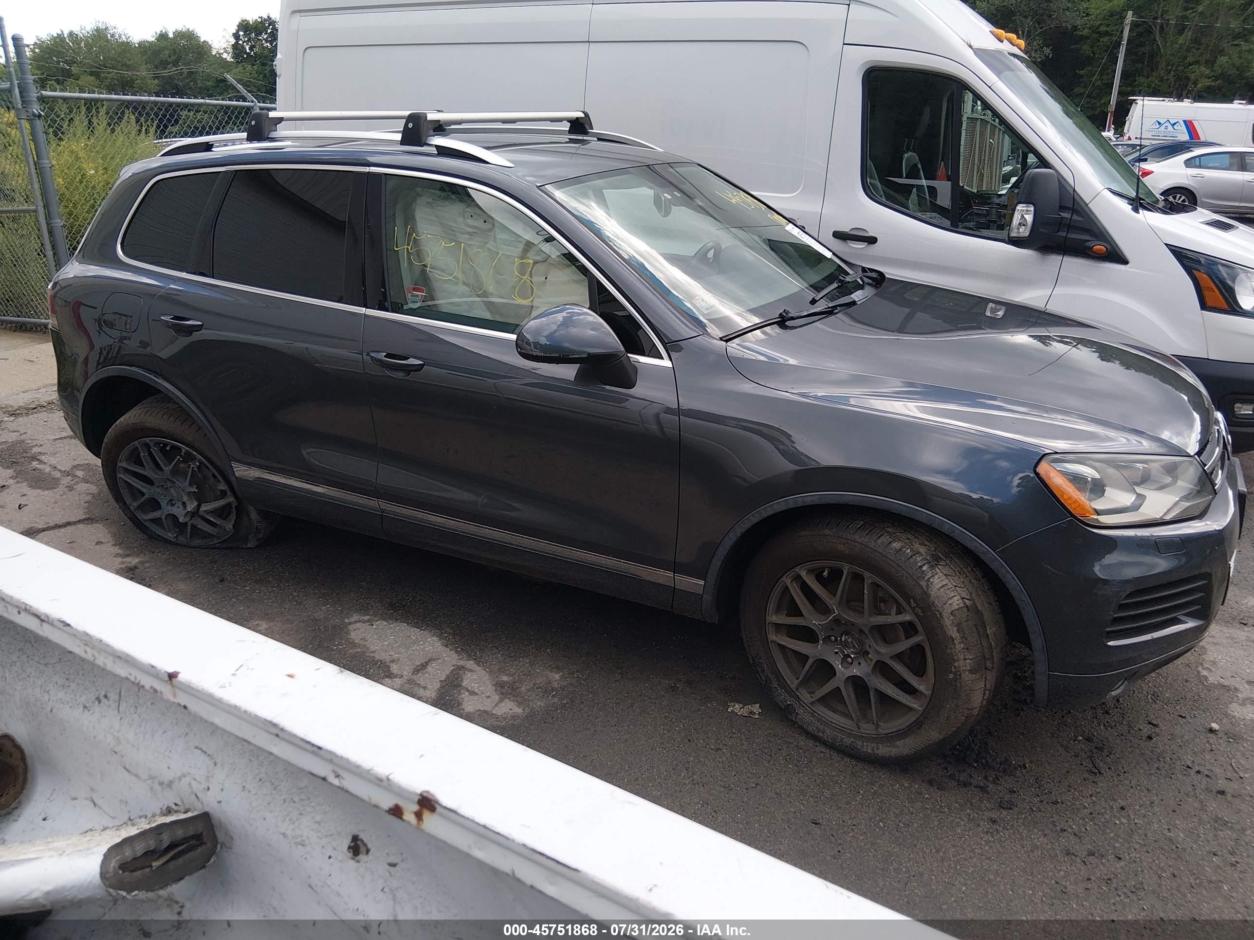 2014 Volkswagen Touareg 3.6l Sport Синий vin: WVGEF9BP6ED007775