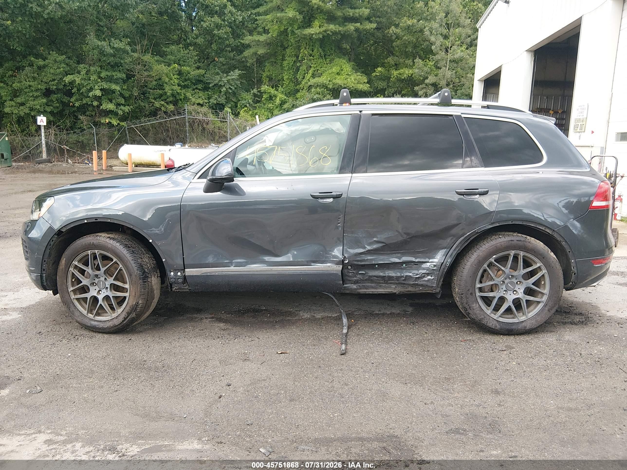 2014 Volkswagen Touareg 3.6l Sport Синий vin: WVGEF9BP6ED007775
