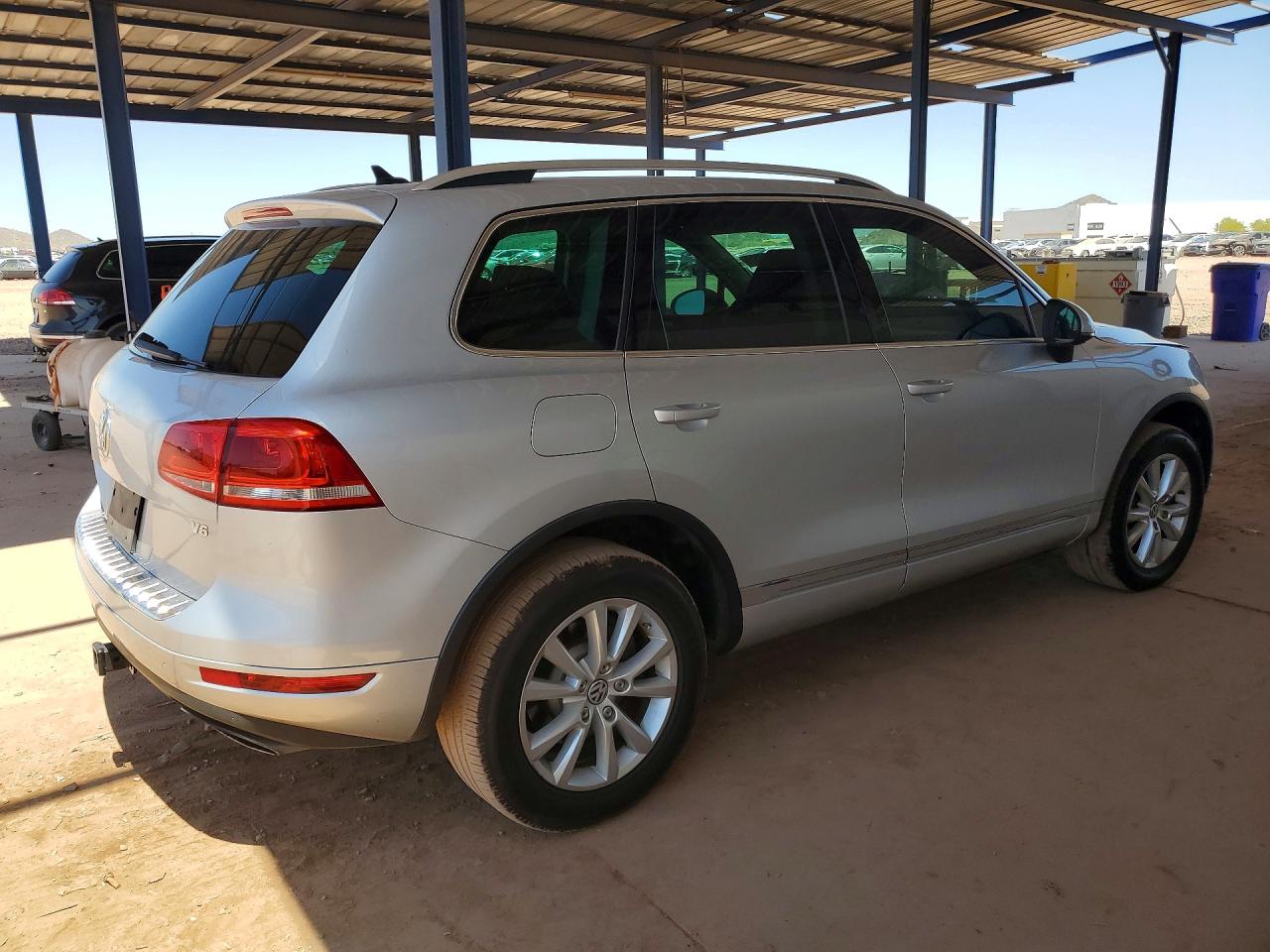 2013 Volkswagen Touareg Sport Серебряный vin: WVGEF9BP7DD002017