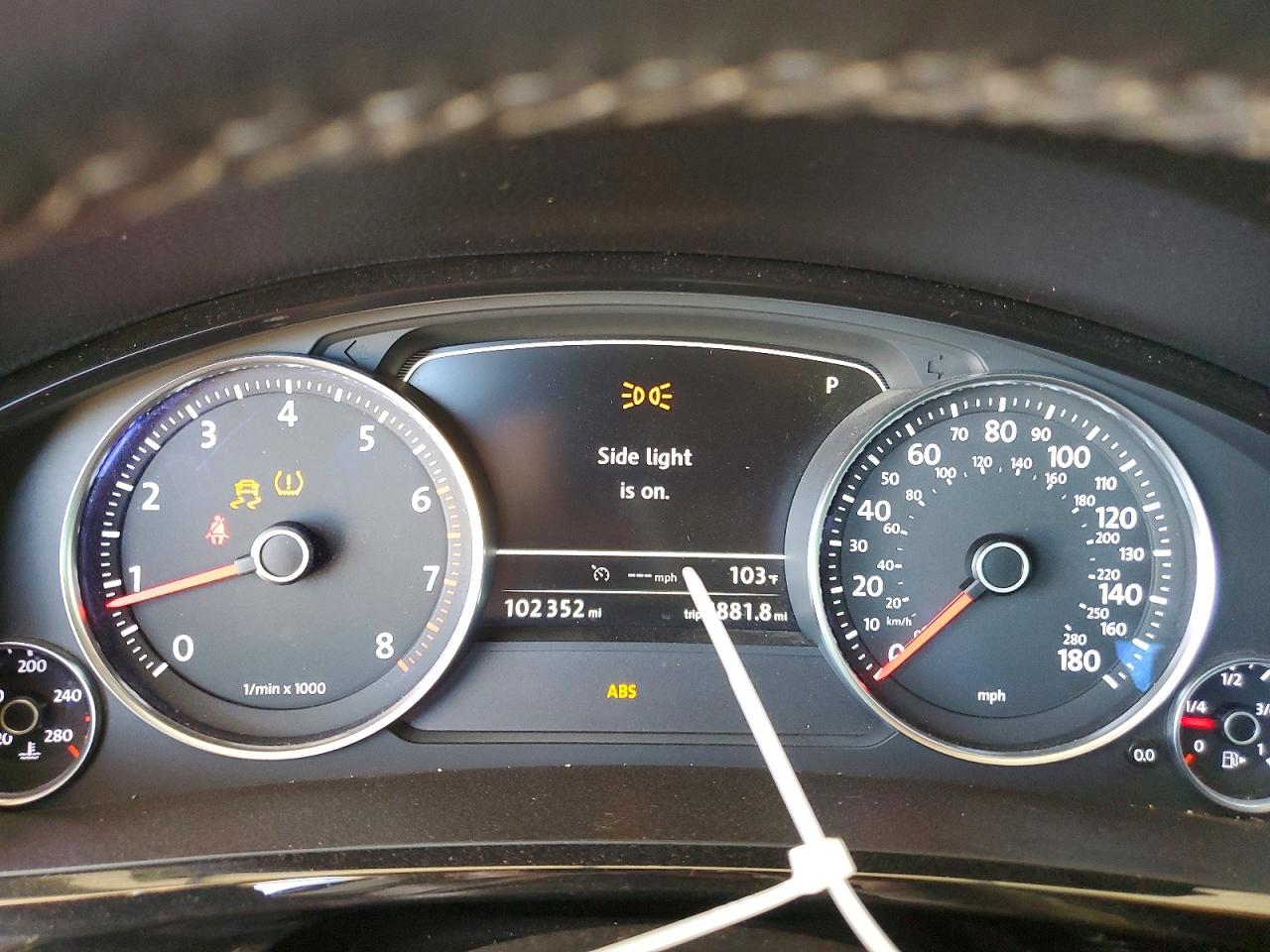 2013 Volkswagen Touareg Sport Серебряный vin: WVGEF9BP7DD002017