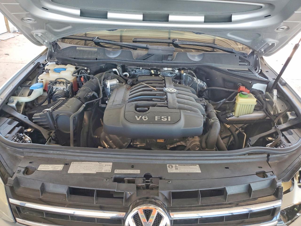 2013 Volkswagen Touareg Sport Серебряный vin: WVGEF9BP7DD002017