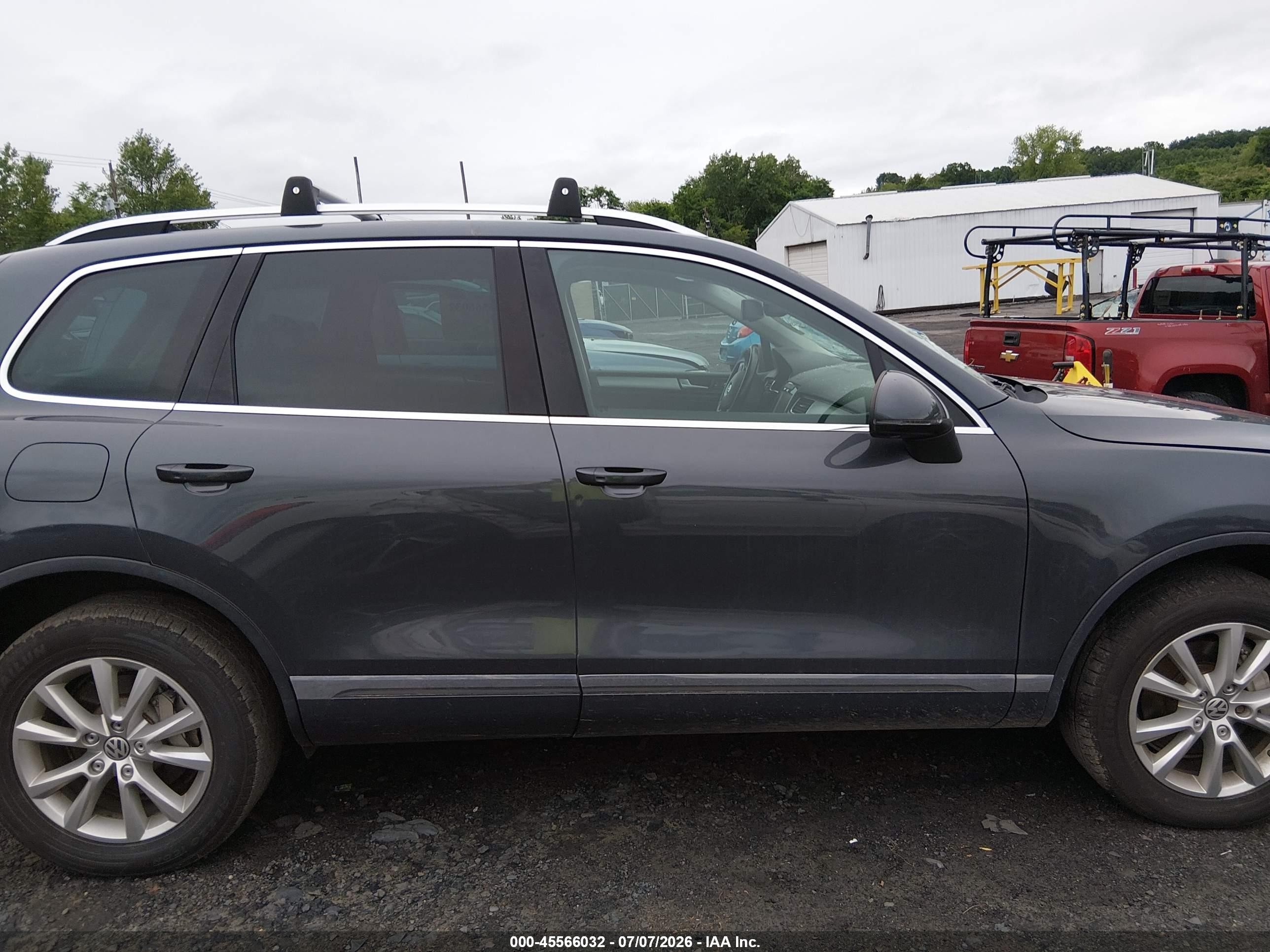 2014 Volkswagen Touareg 3.6l Sport Gray vin: WVGEF9BP7ED001192