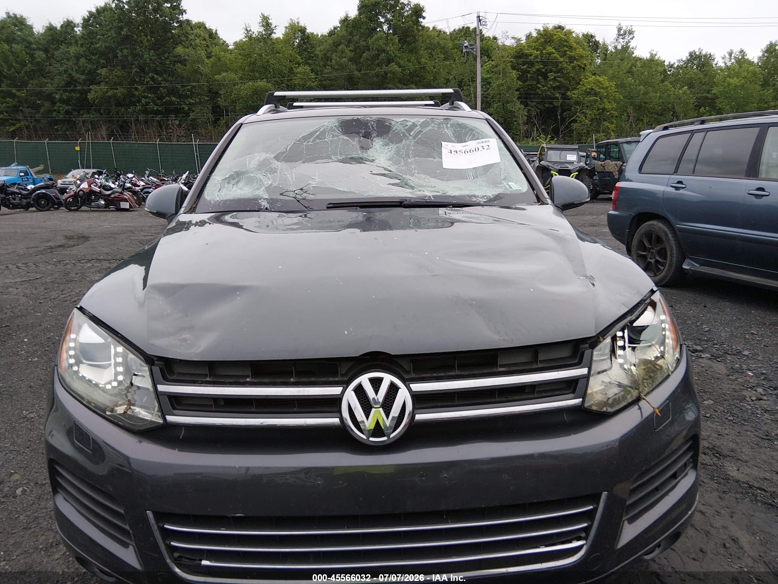 2014 Volkswagen Touareg 3.6l Sport Gray vin: WVGEF9BP7ED001192