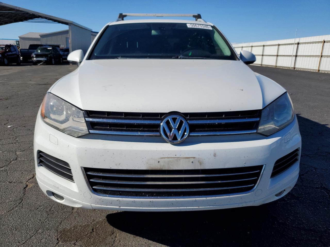 2014 Volkswagen Touareg V6 White vin: WVGEF9BP7ED011639