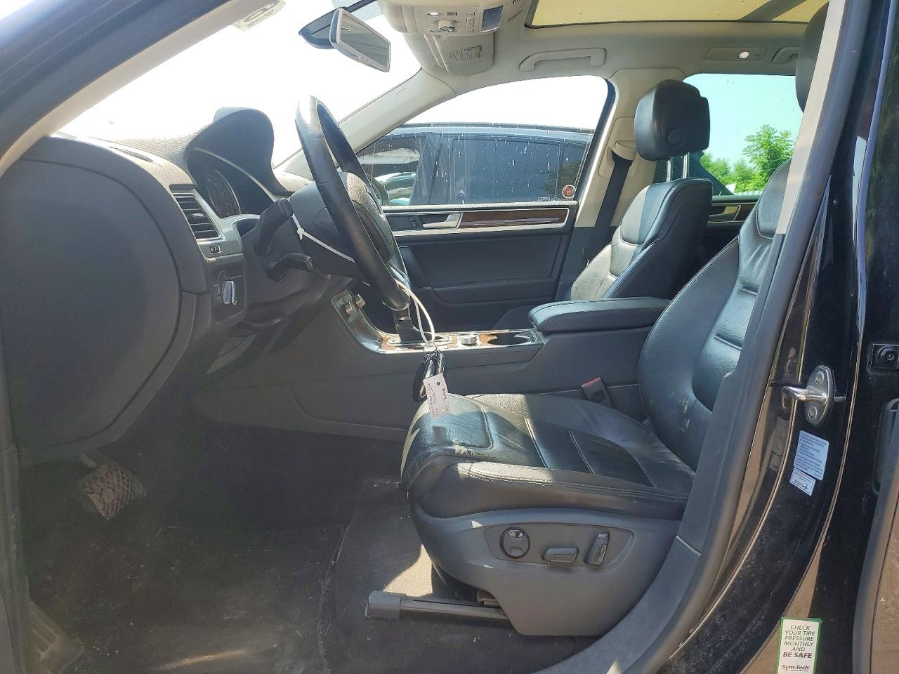 2015 Volkswagen Touareg V6 Black vin: WVGEF9BP7FD003817