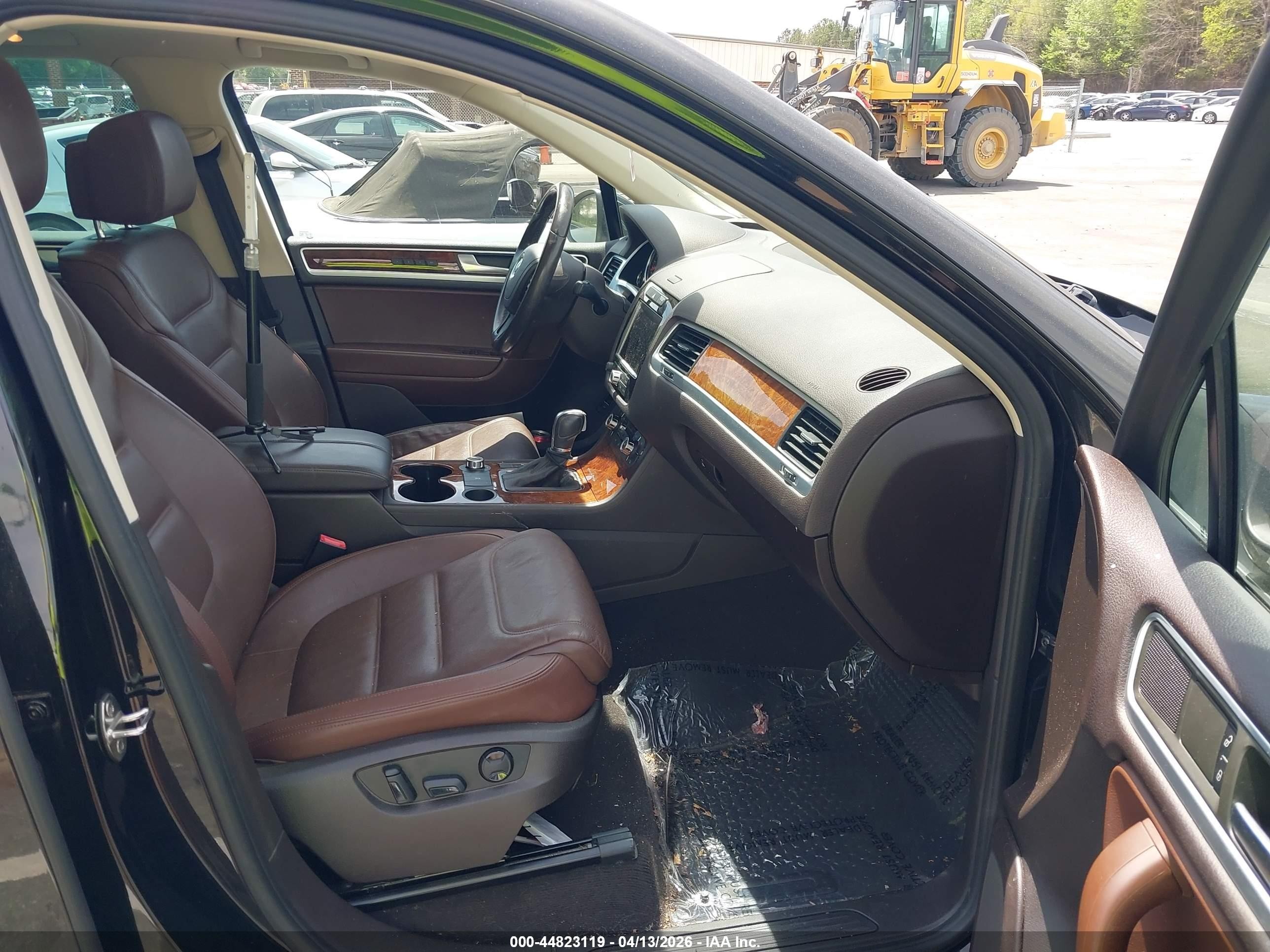 2014 Volkswagen Touareg 3.6l Lux Черный vin: WVGEF9BP8ED006675