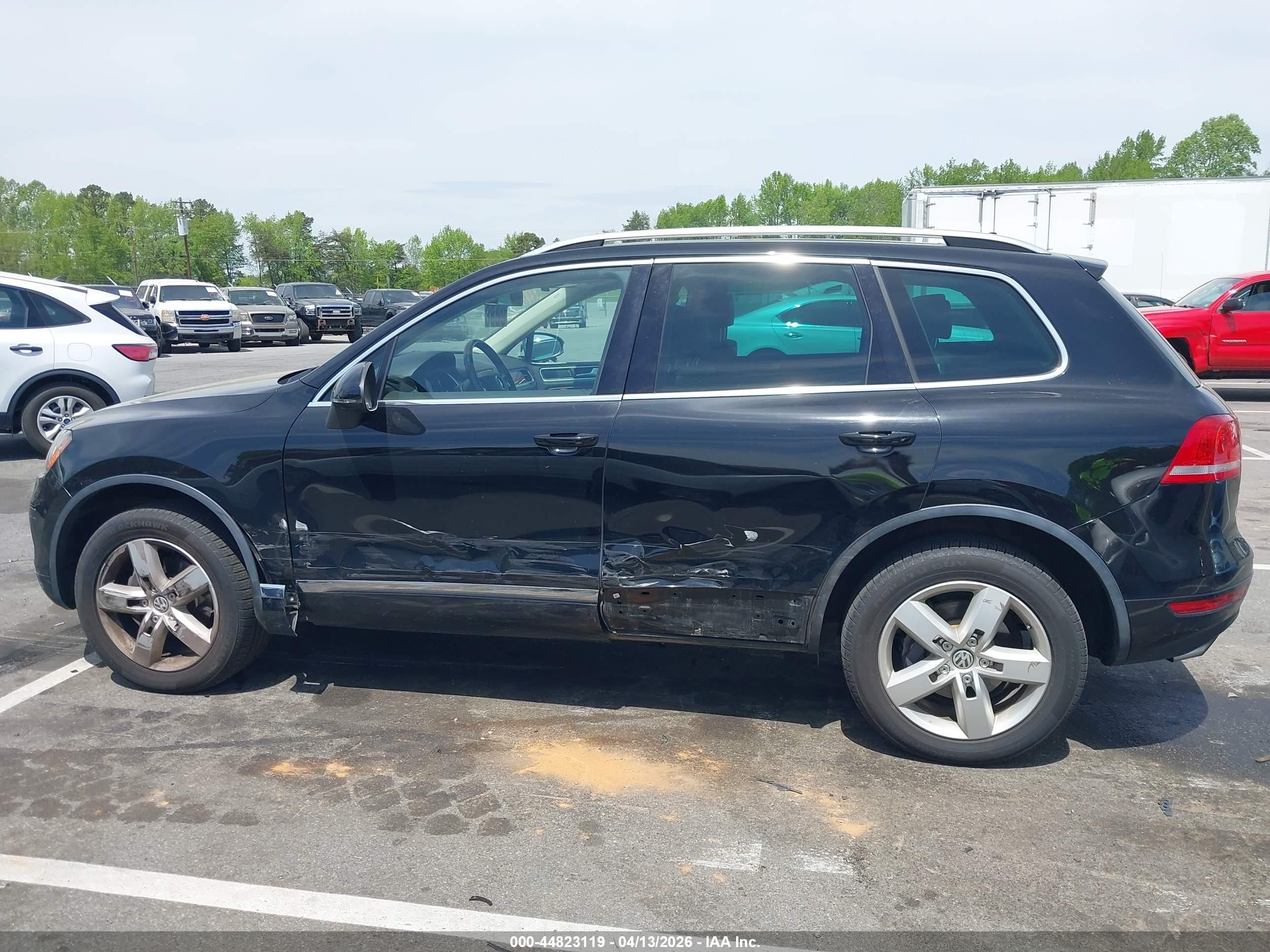 2014 Volkswagen Touareg 3.6l Lux Черный vin: WVGEF9BP8ED006675