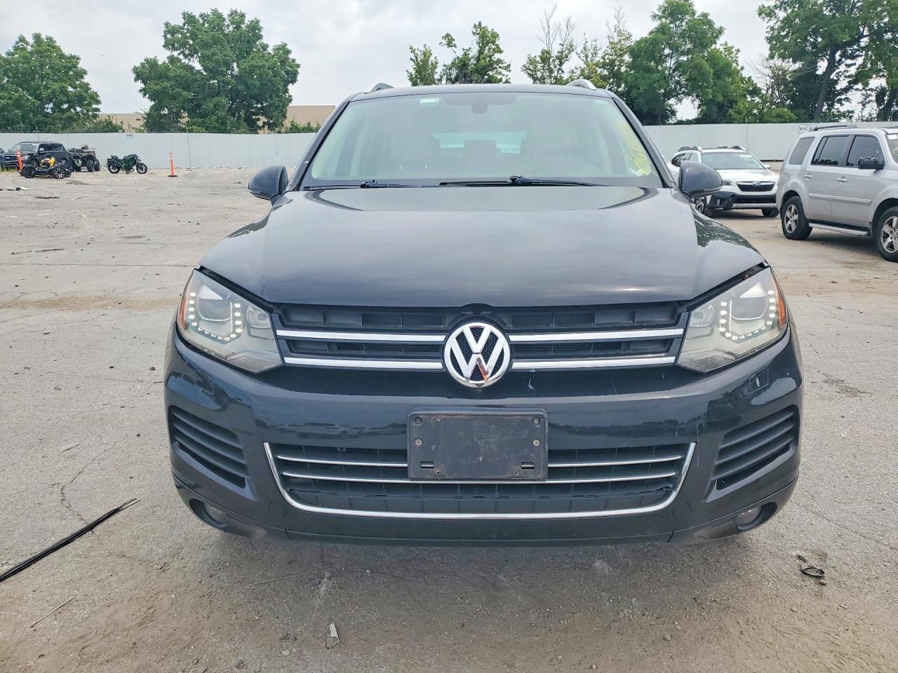 2014 Volkswagen Touareg V6 Black vin: WVGEF9BP8ED014727