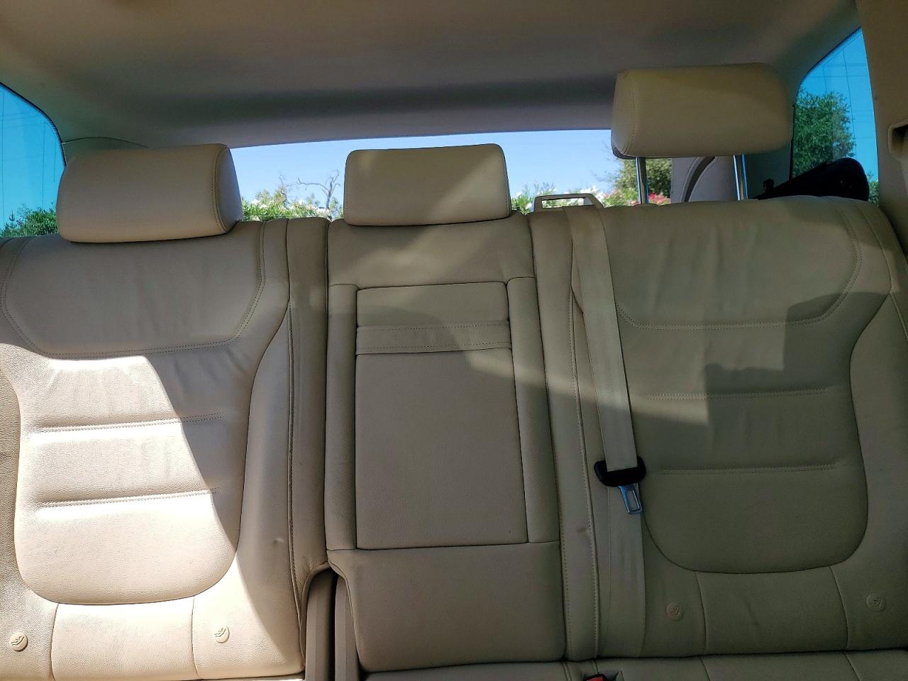2015 Volkswagen Touareg V6 White vin: WVGEF9BP8FD006290