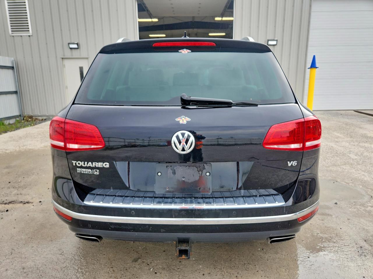 2016 Volkswagen Touareg Sport Черный vin: WVGEF9BP8GD011846