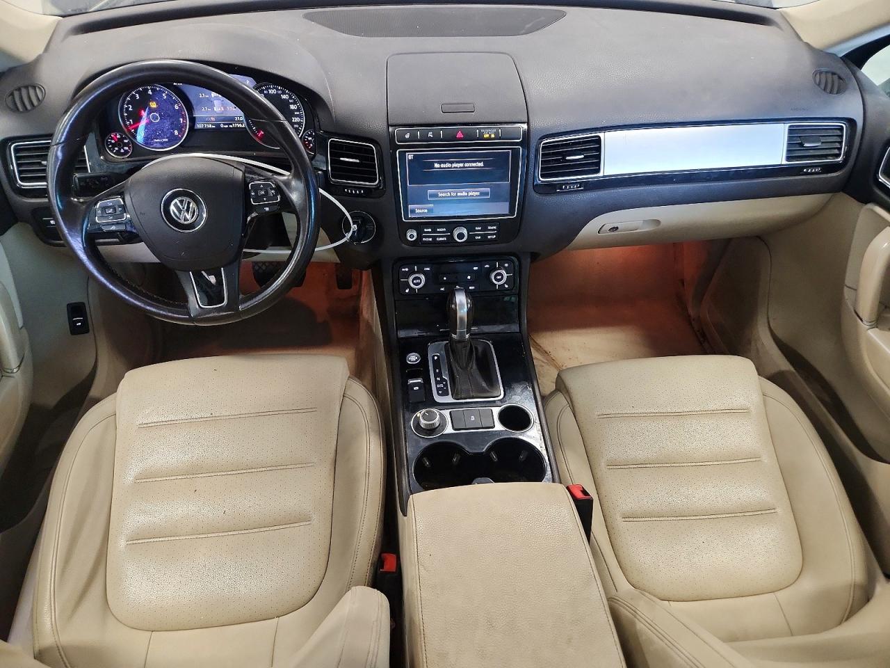 2016 Volkswagen Touareg Sport Черный vin: WVGEF9BP8GD011846