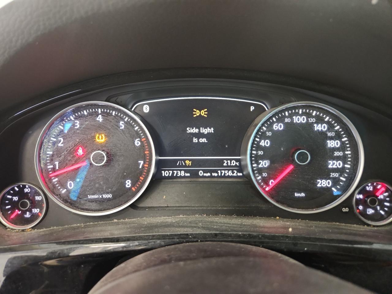 2016 Volkswagen Touareg Sport Черный vin: WVGEF9BP8GD011846 Damage: Warning - Tire Pressure, On, Unacceptable