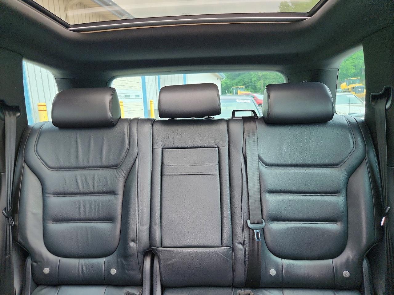2014 Volkswagen Touareg V6 Gray vin: WVGEF9BP9ED014963