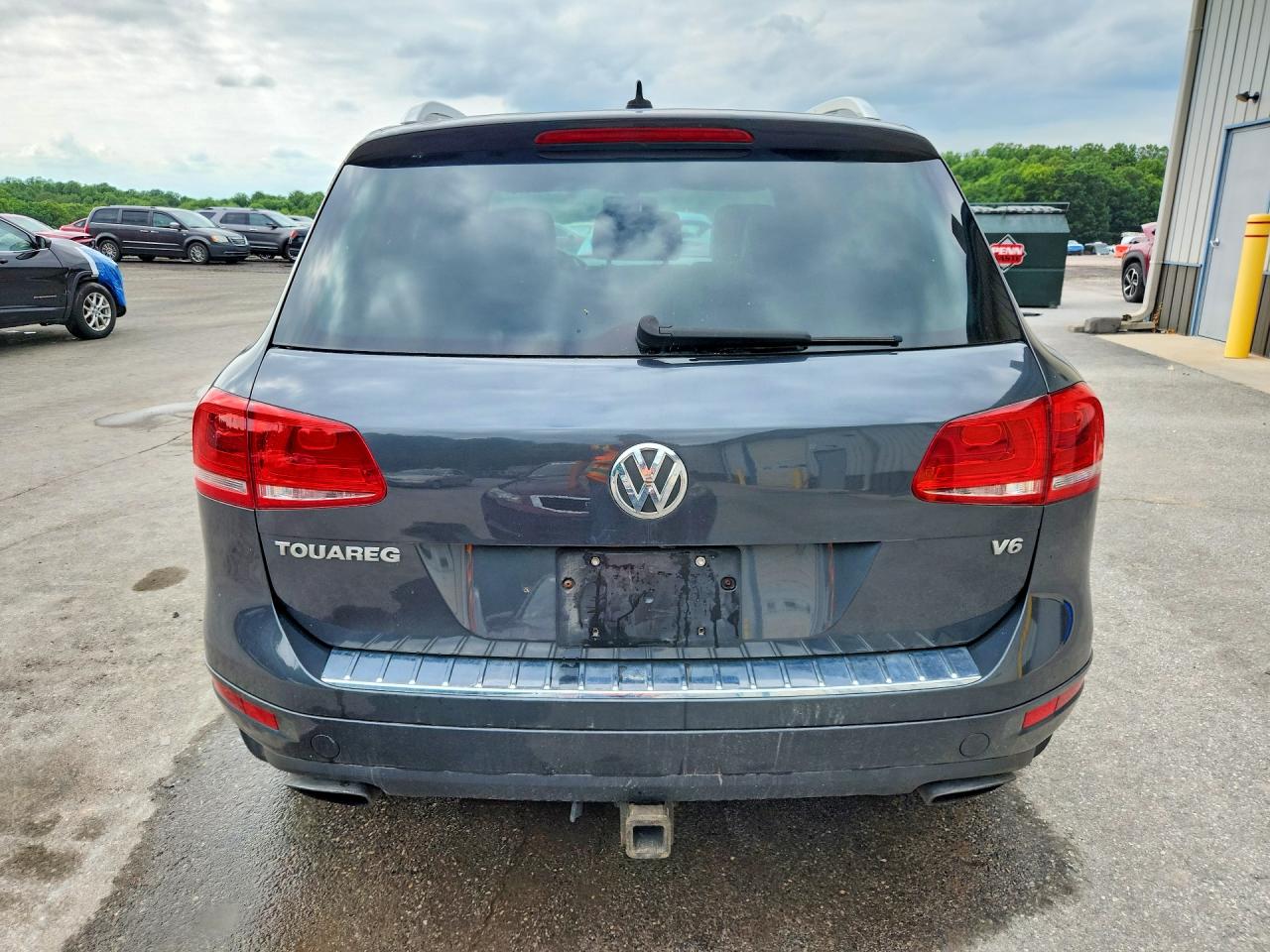 2014 Volkswagen Touareg V6 Gray vin: WVGEF9BP9ED014963
