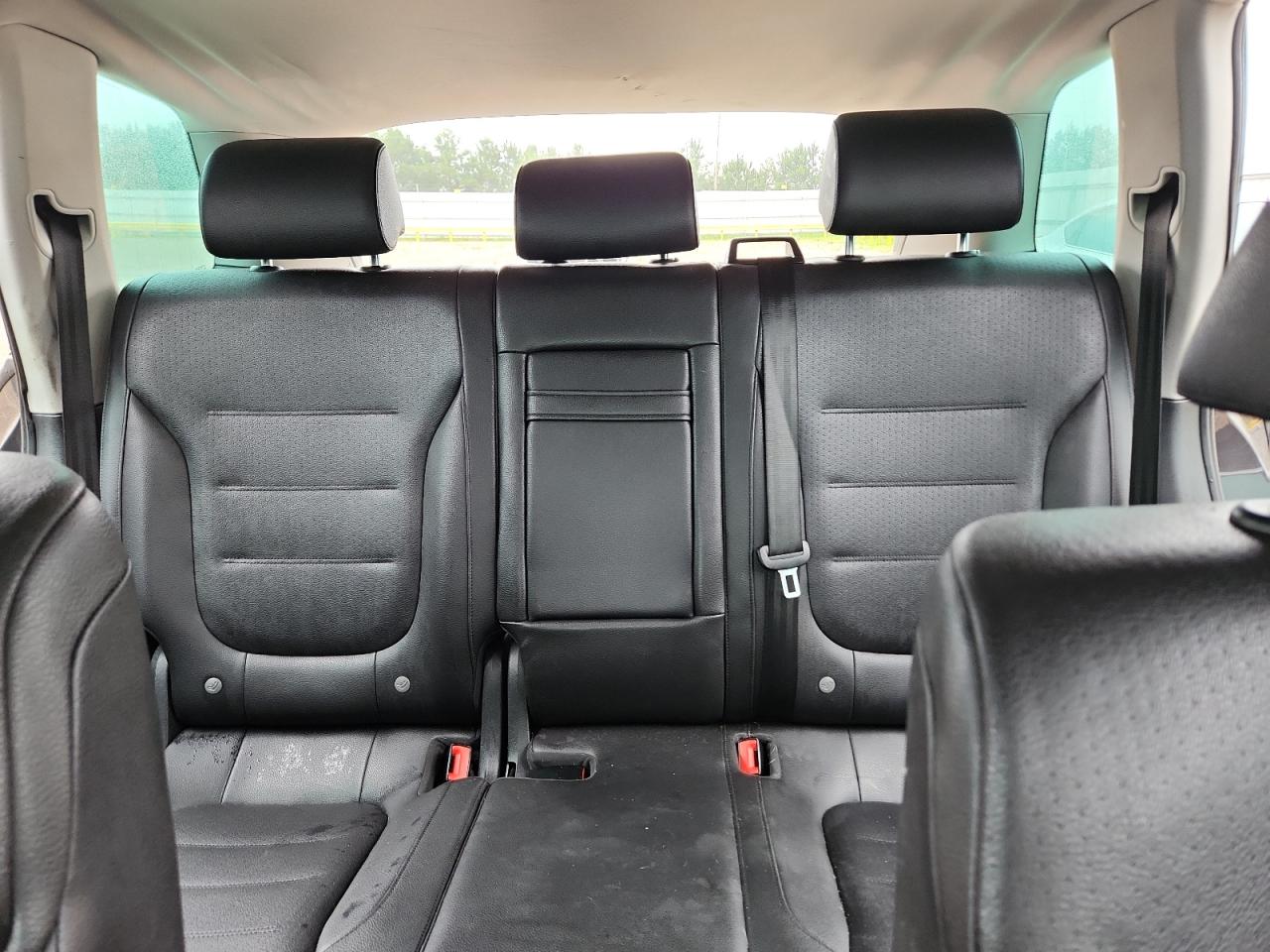 2013 Volkswagen Touareg V6 Gray vin: WVGEF9BPXDD001640