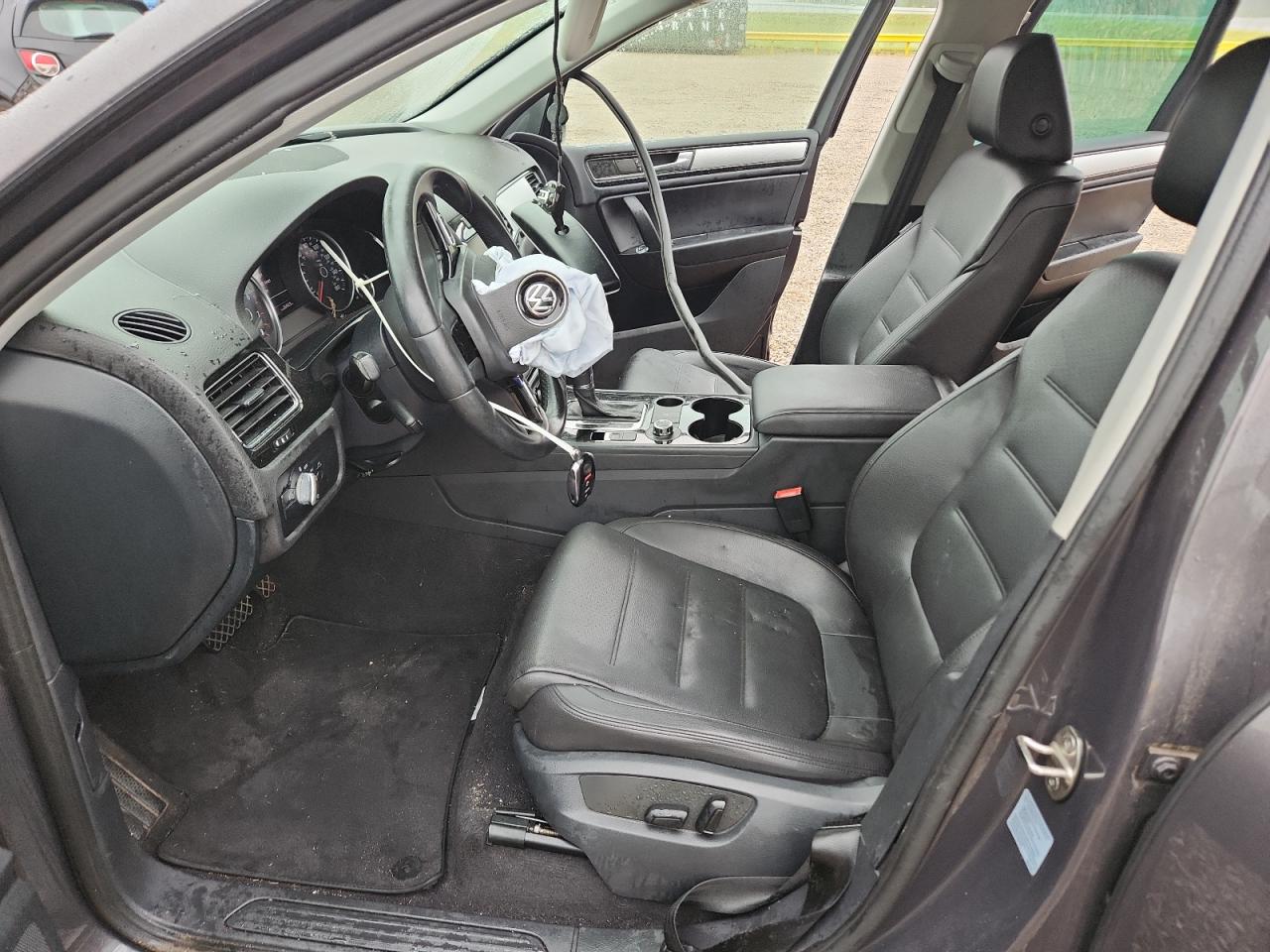 2013 Volkswagen Touareg V6 Gray vin: WVGEF9BPXDD001640