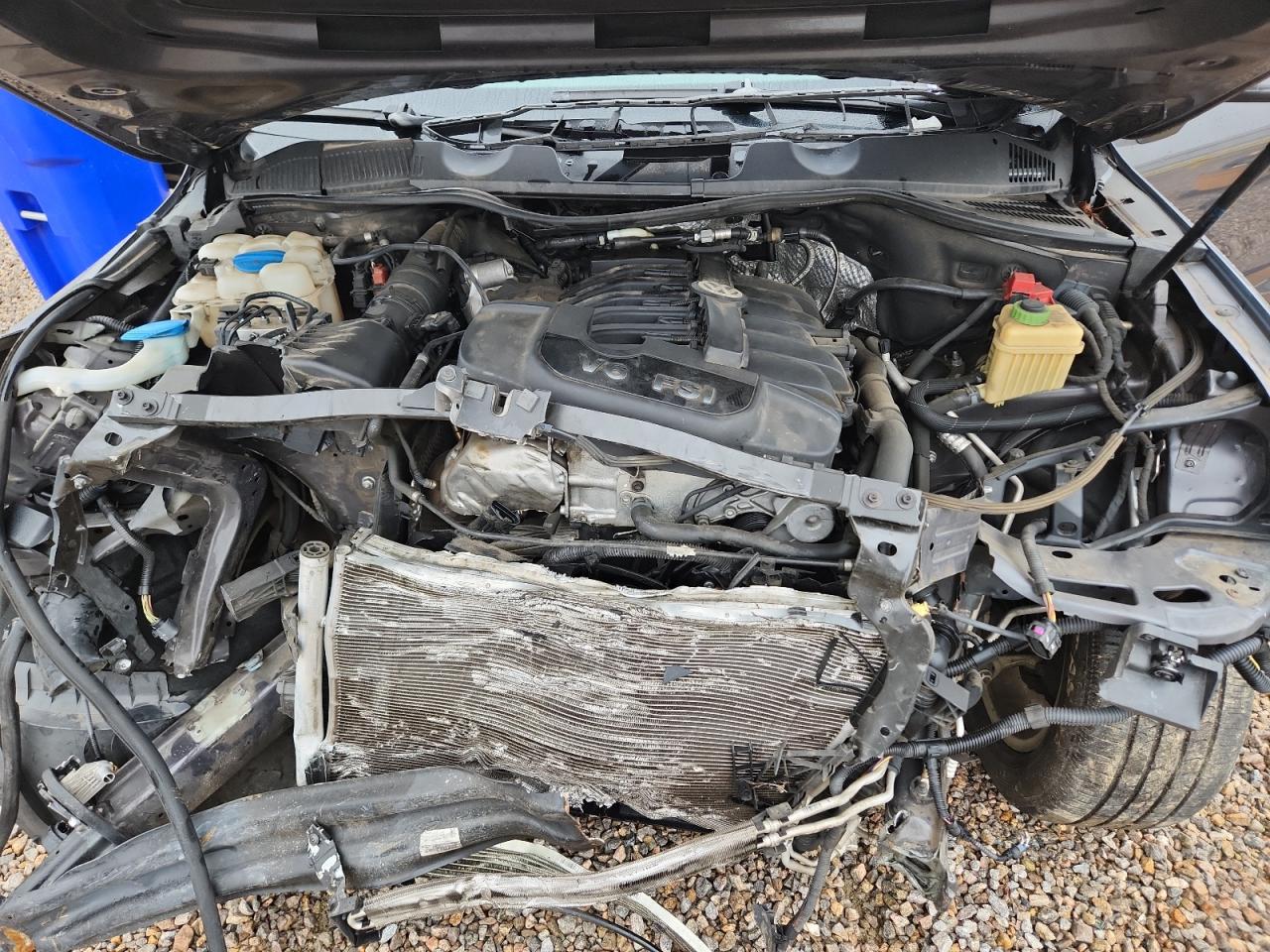 2013 Volkswagen Touareg V6 Gray vin: WVGEF9BPXDD001640