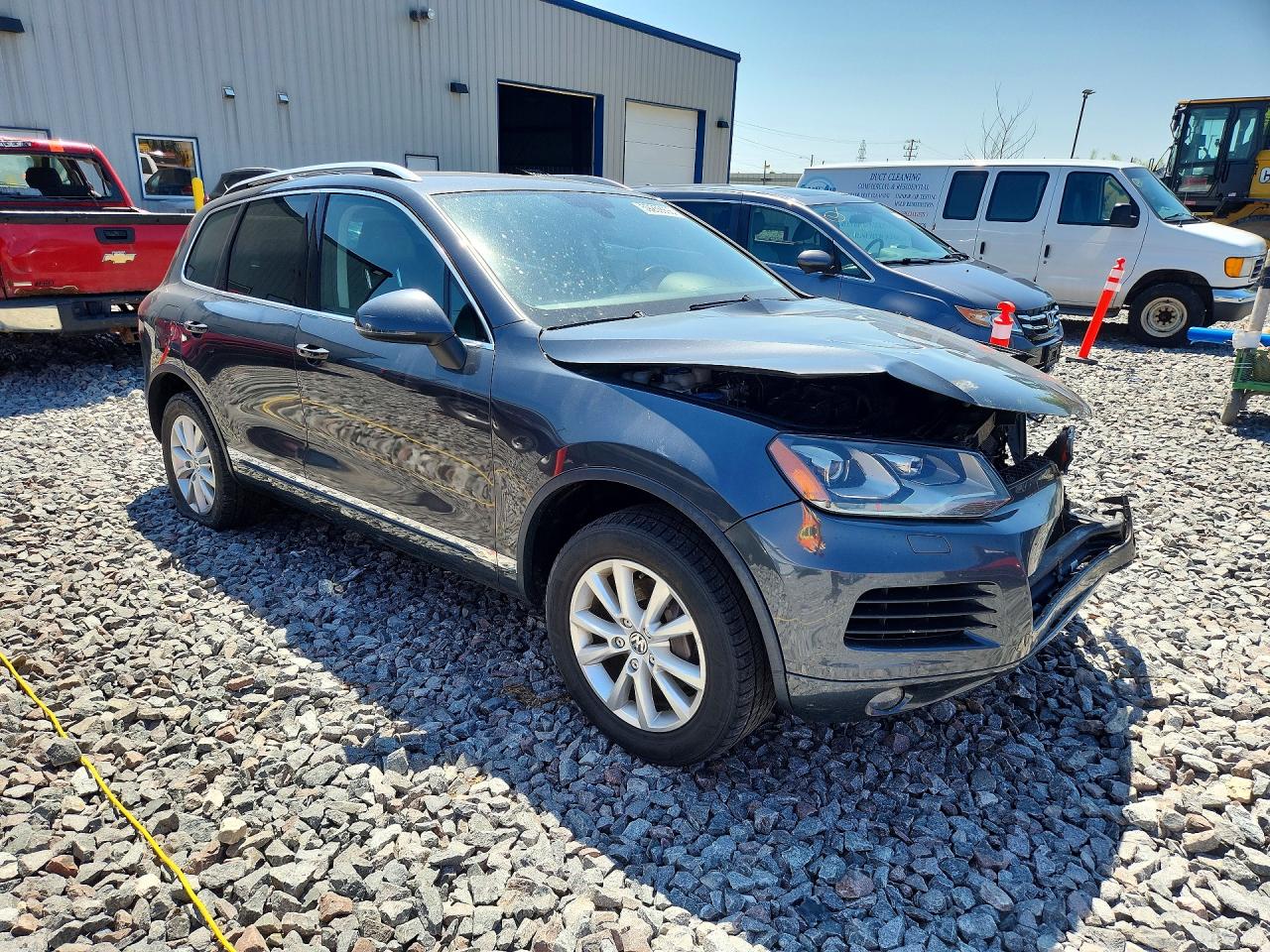 2013 Volkswagen Touareg V6 Gray vin: WVGEF9BPXDD003680
