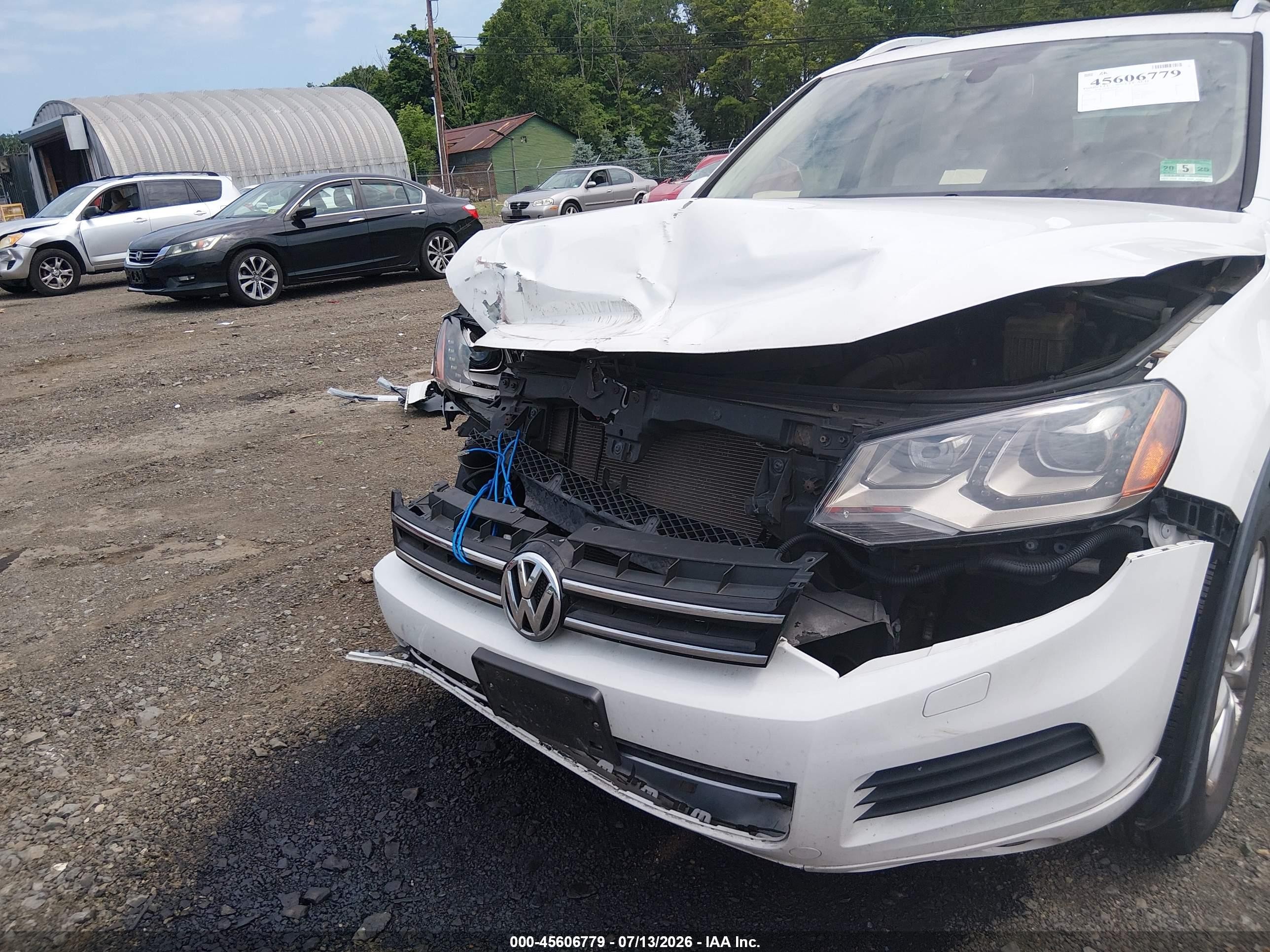2013 Volkswagen Touareg Vr6 Sport White vin: WVGEF9BPXDD004828