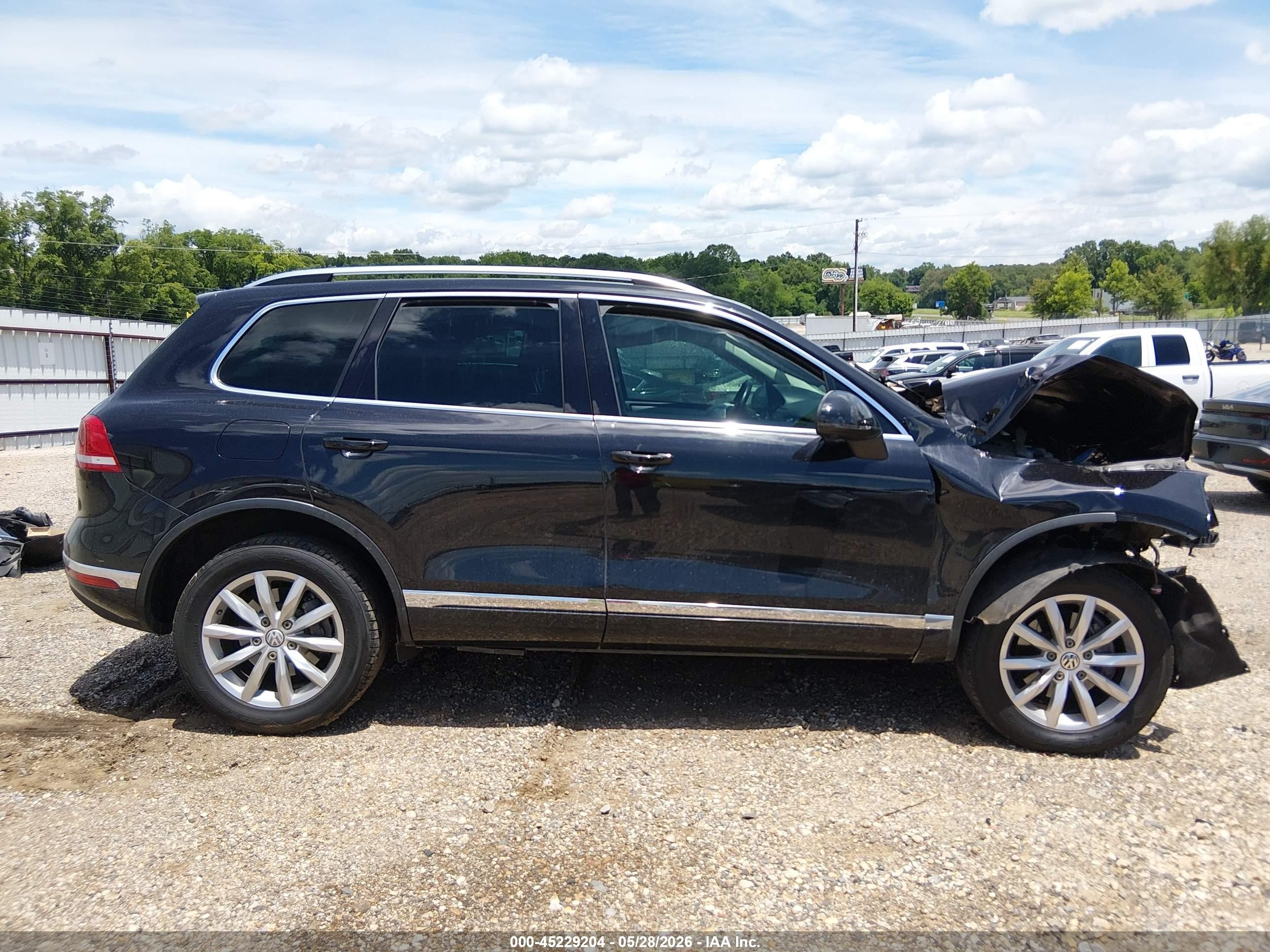 2015 Volkswagen Touareg V6 Sport Black vin: WVGEF9BPXFD006615