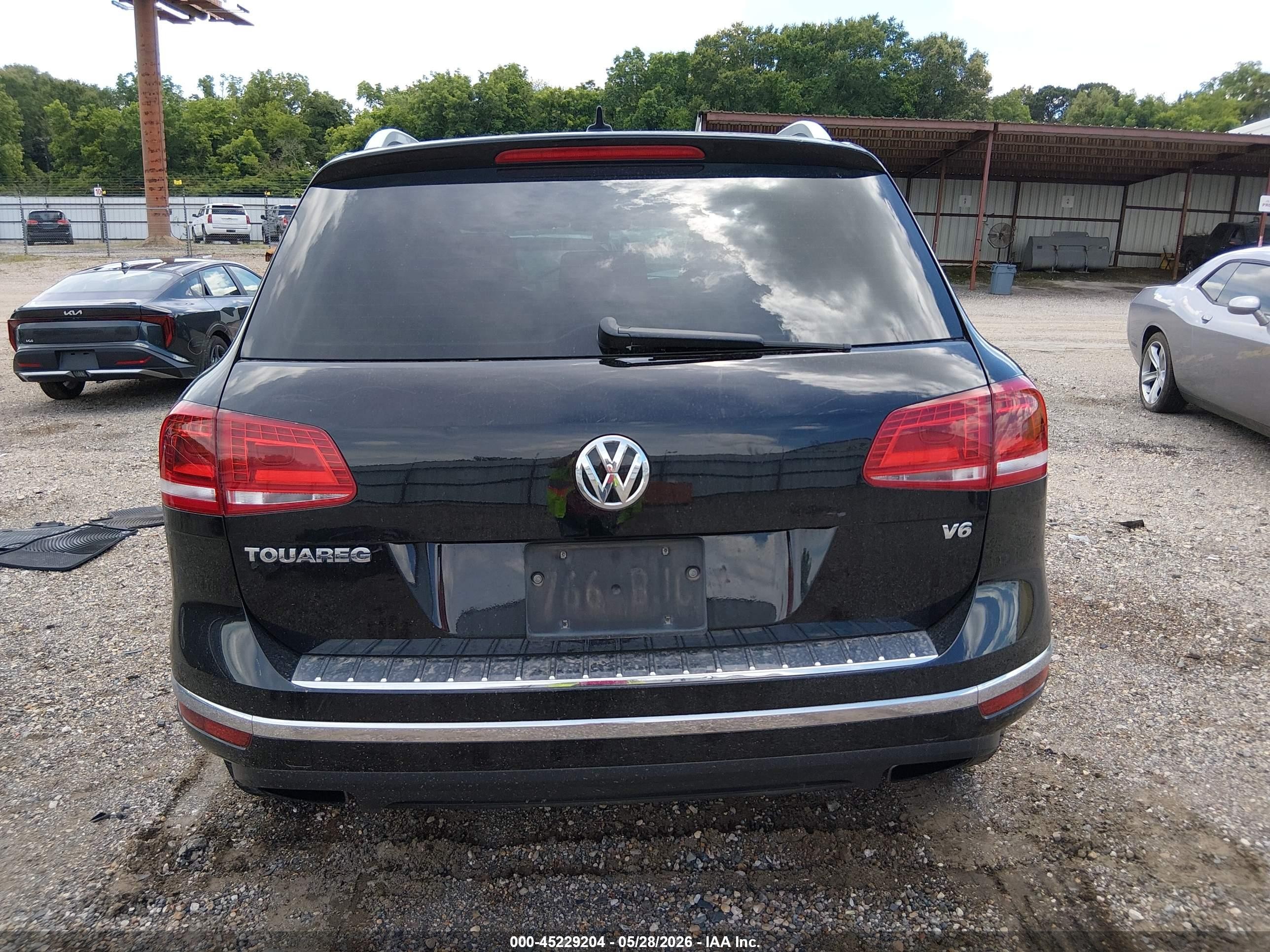 2015 Volkswagen Touareg V6 Sport Black vin: WVGEF9BPXFD006615