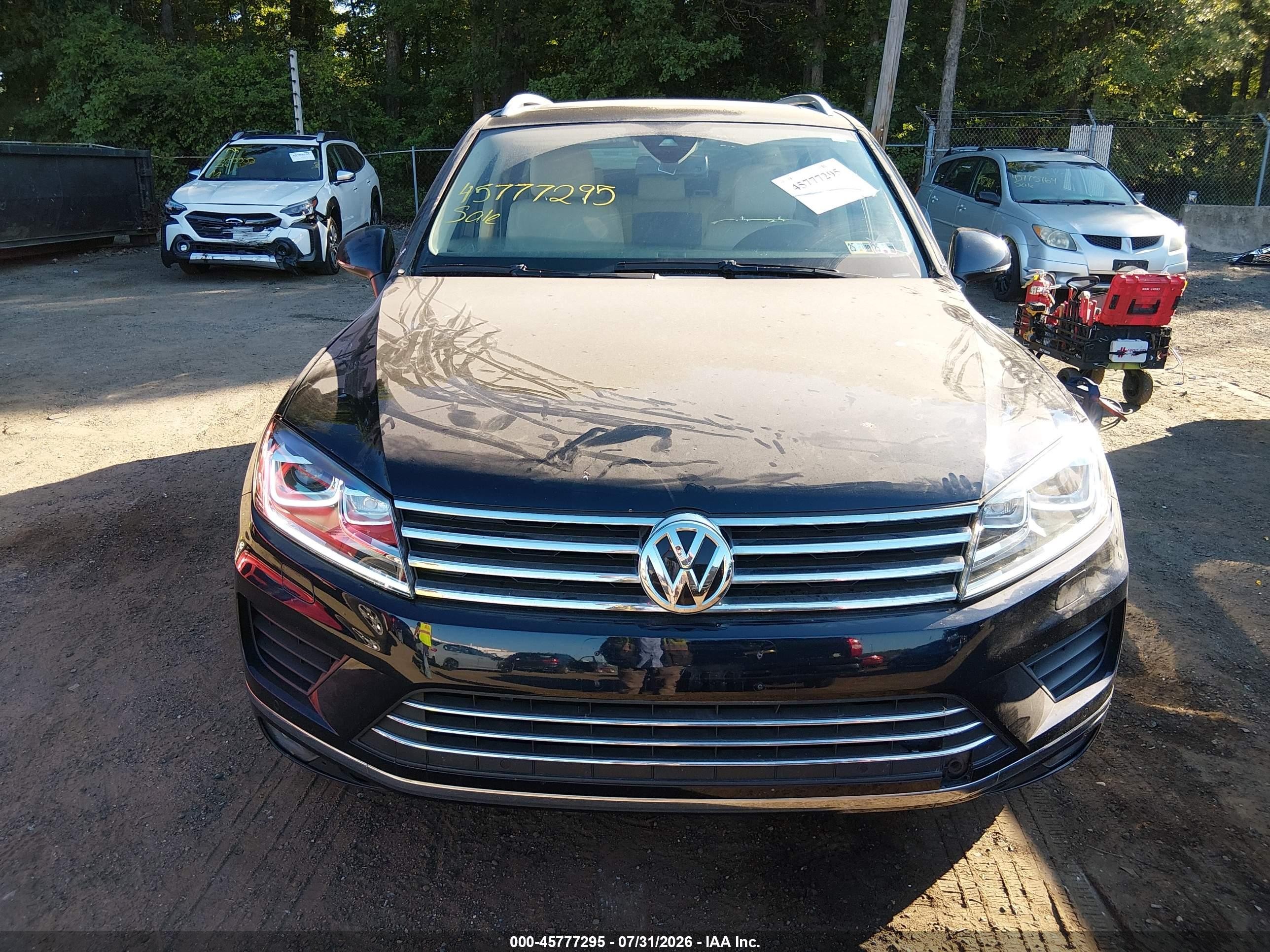 2015 Volkswagen Touareg V6 Lux Blue vin: WVGEF9BPXFD006811