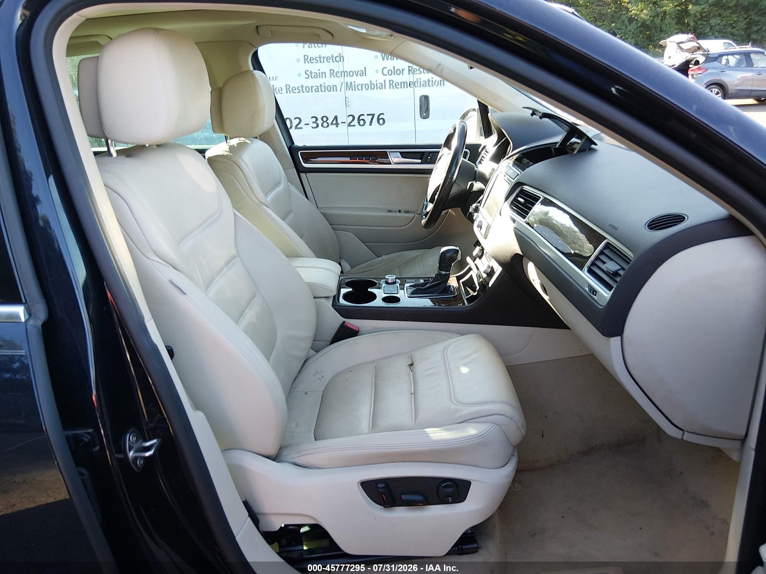 2015 Volkswagen Touareg V6 Lux Blue vin: WVGEF9BPXFD006811