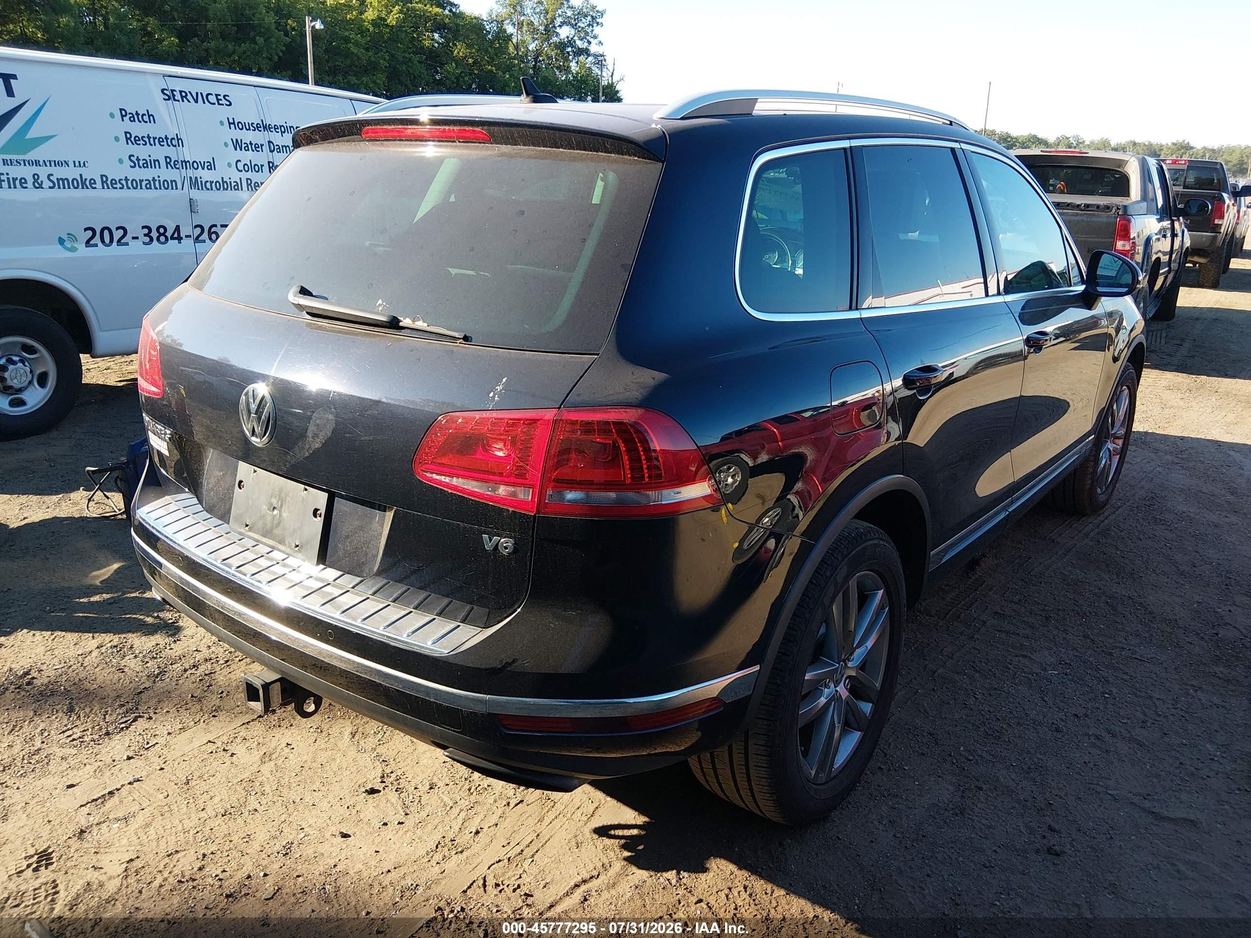 2015 Volkswagen Touareg V6 Lux Blue vin: WVGEF9BPXFD006811