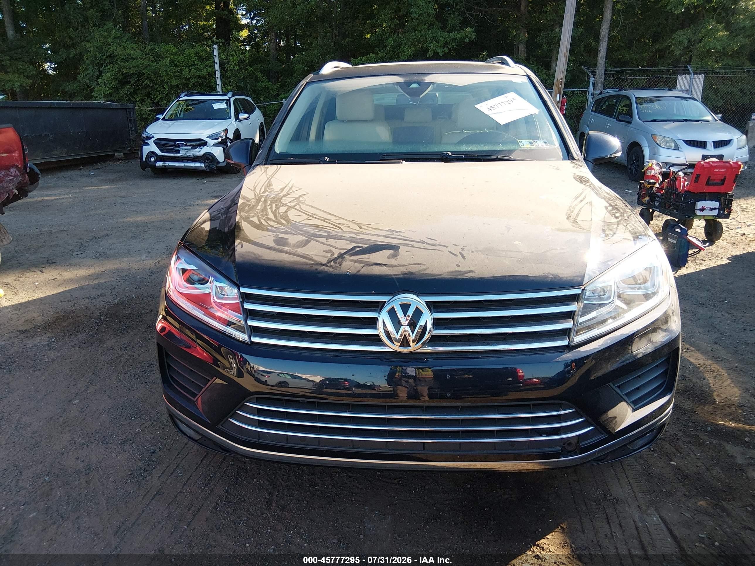 2015 Volkswagen Touareg V6 Lux Blue vin: WVGEF9BPXFD006811