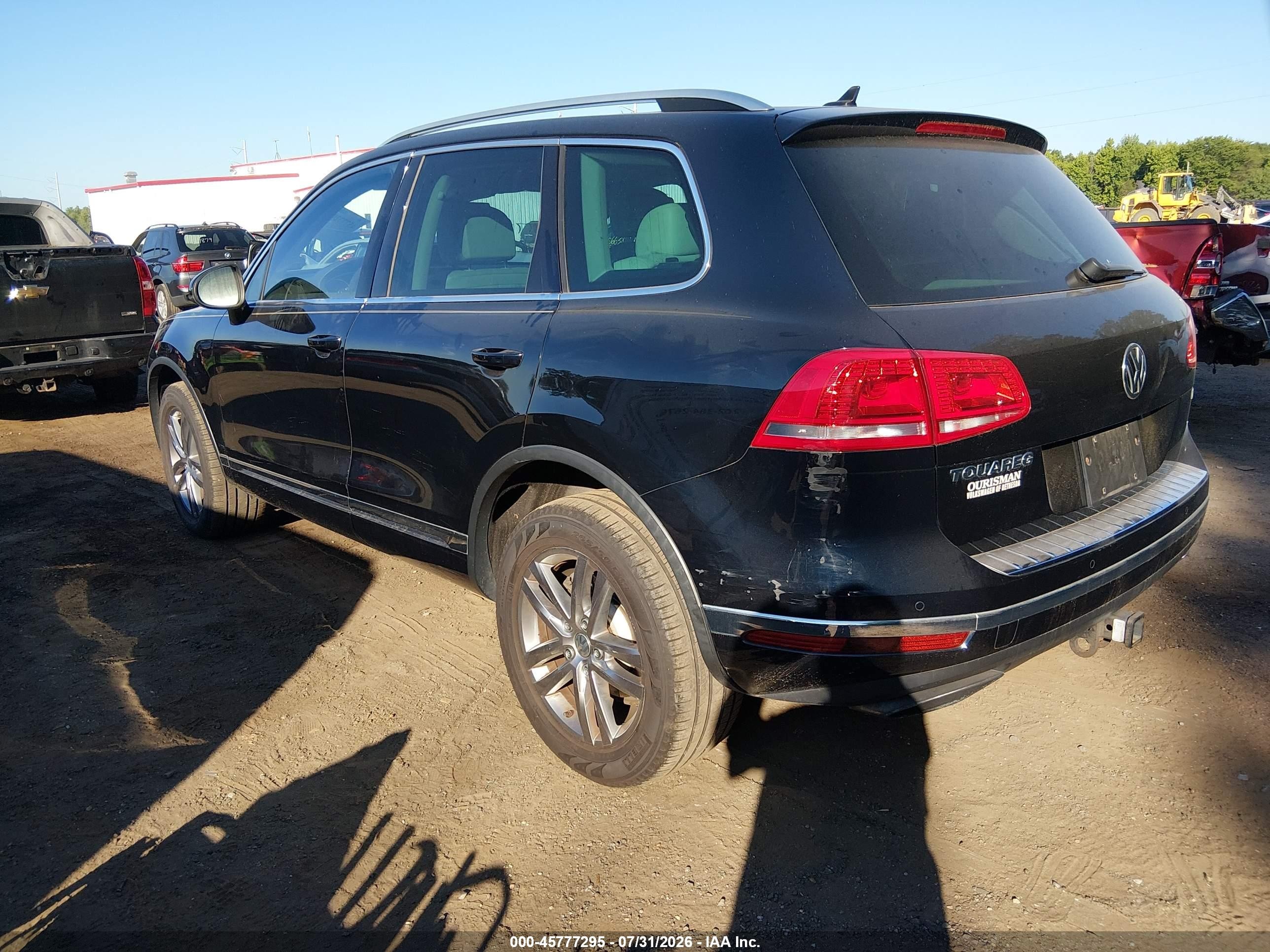 2015 Volkswagen Touareg V6 Lux Blue vin: WVGEF9BPXFD006811