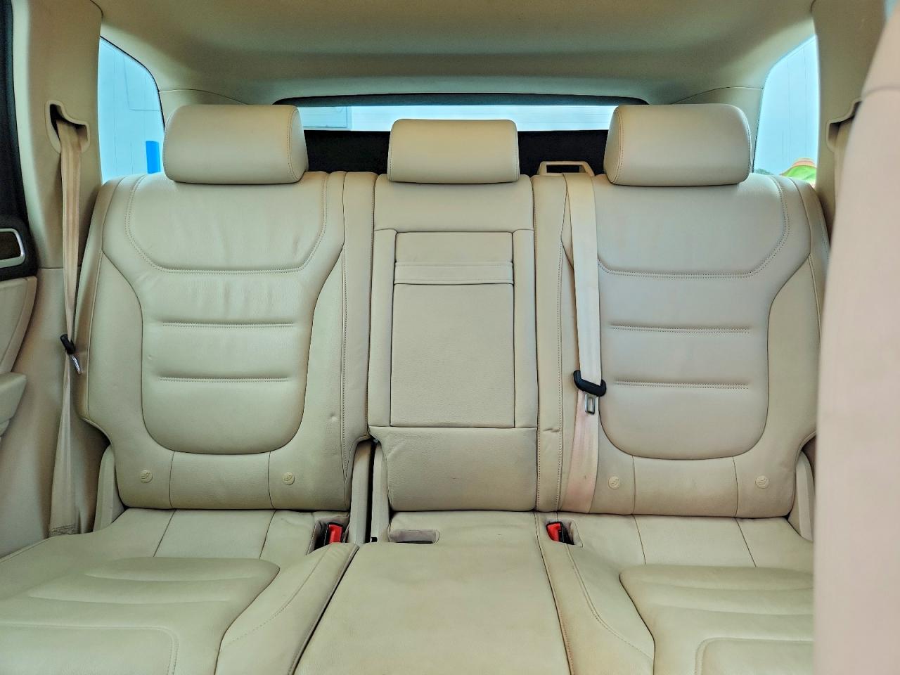 2015 Volkswagen Touareg V6 Blue vin: WVGEF9BPXFD006811