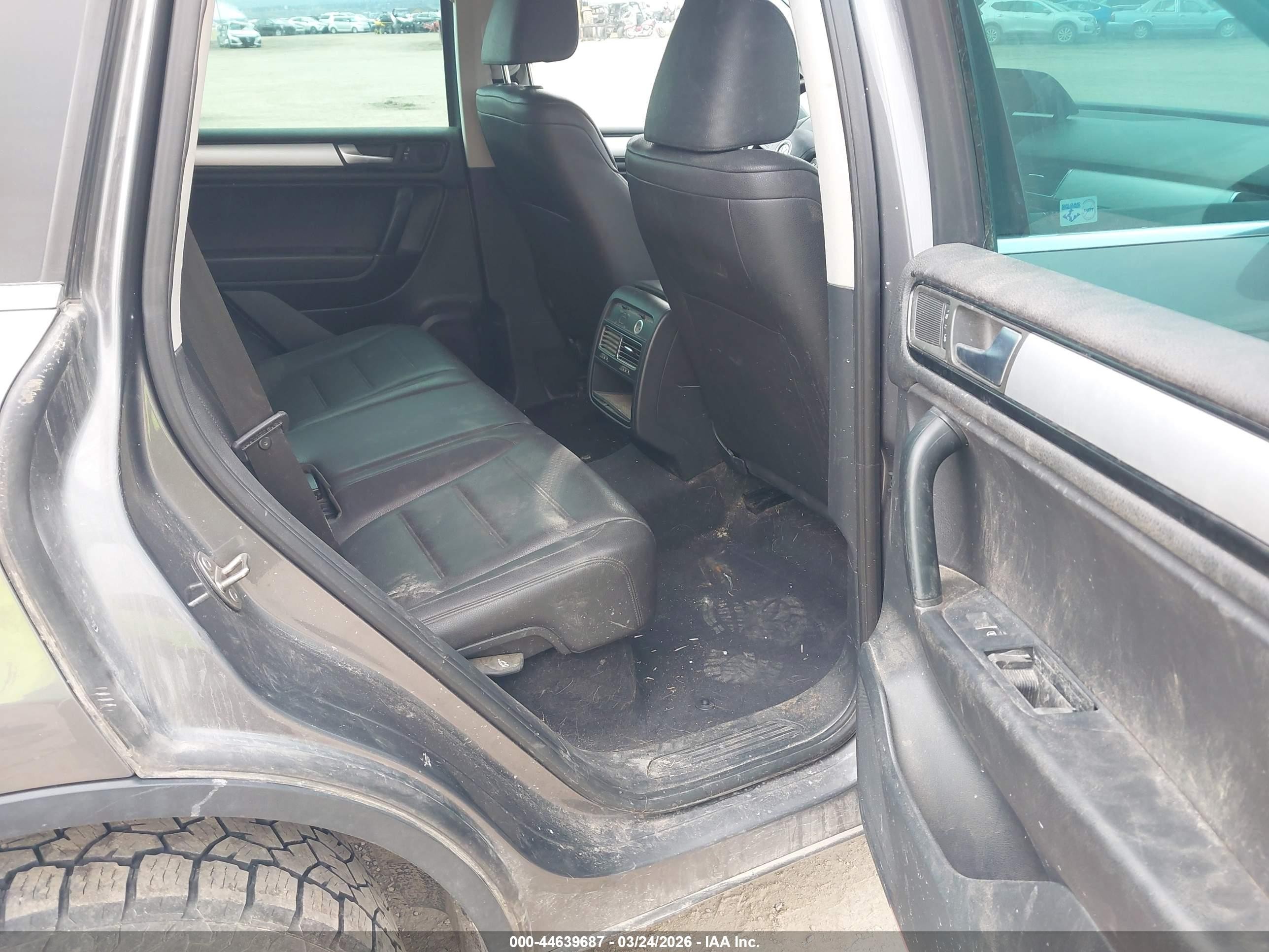 2012 Volkswagen Touareg Tdi Sport Gray vin: WVGEK9BP0CD006274