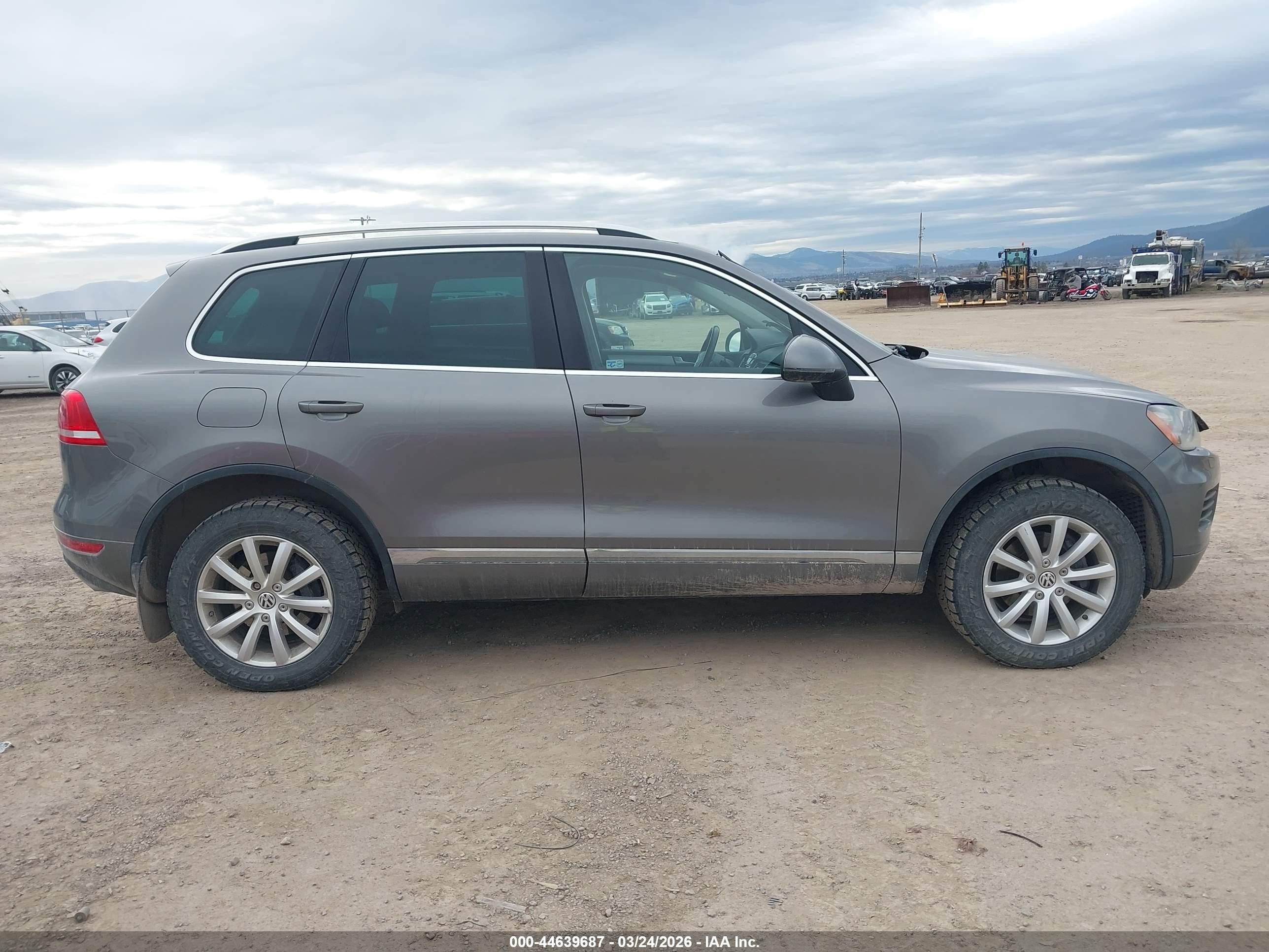2012 Volkswagen Touareg Tdi Sport Gray vin: WVGEK9BP0CD006274