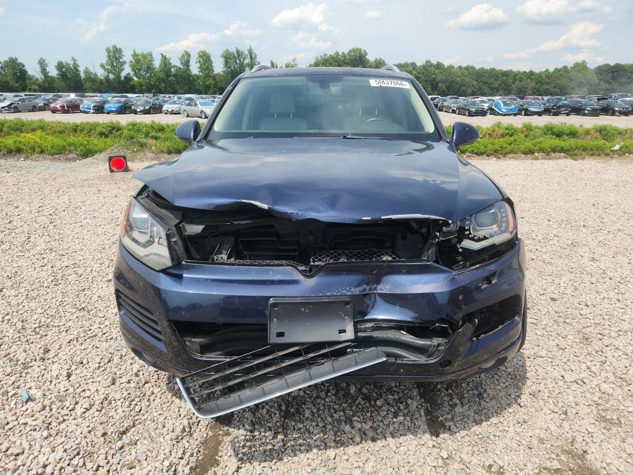 2012 Volkswagen Touareg V6 Tdi Blue vin: WVGEK9BP3CD006821