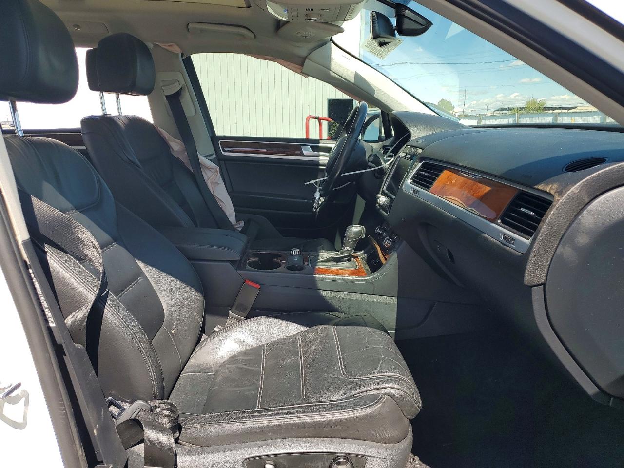 2012 Volkswagen Touareg V6 Tdi White vin: WVGEK9BP3CD012084