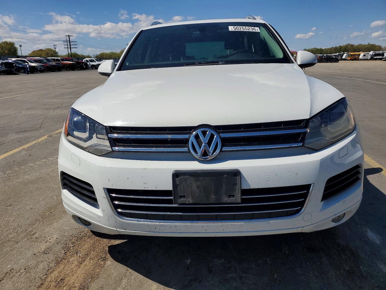 2012 Volkswagen Touareg V6 Tdi White vin: WVGEK9BP3CD012084
