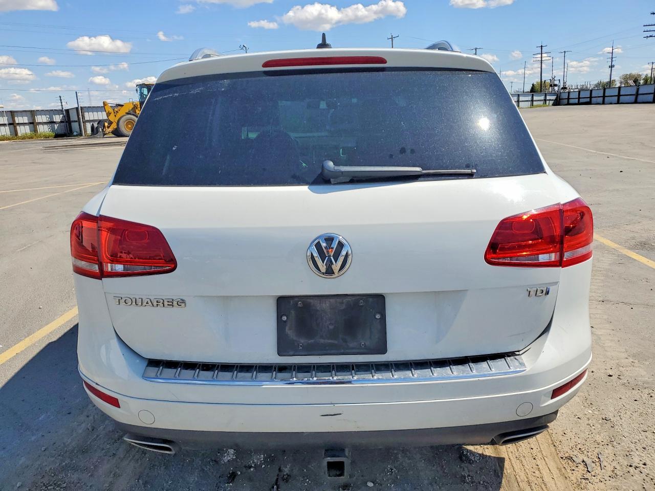 2012 Volkswagen Touareg V6 Tdi White vin: WVGEK9BP3CD012084